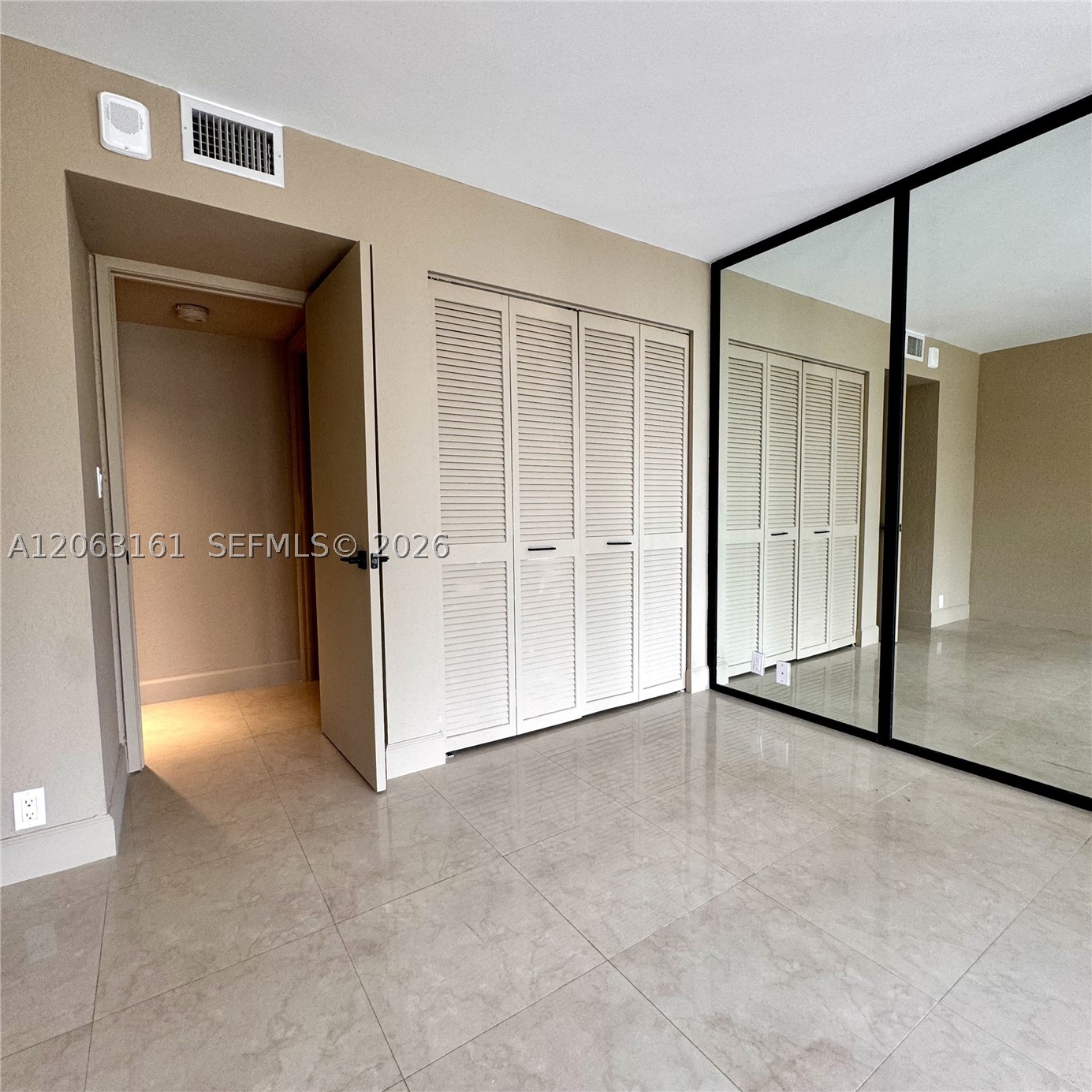image Brickell Place II24