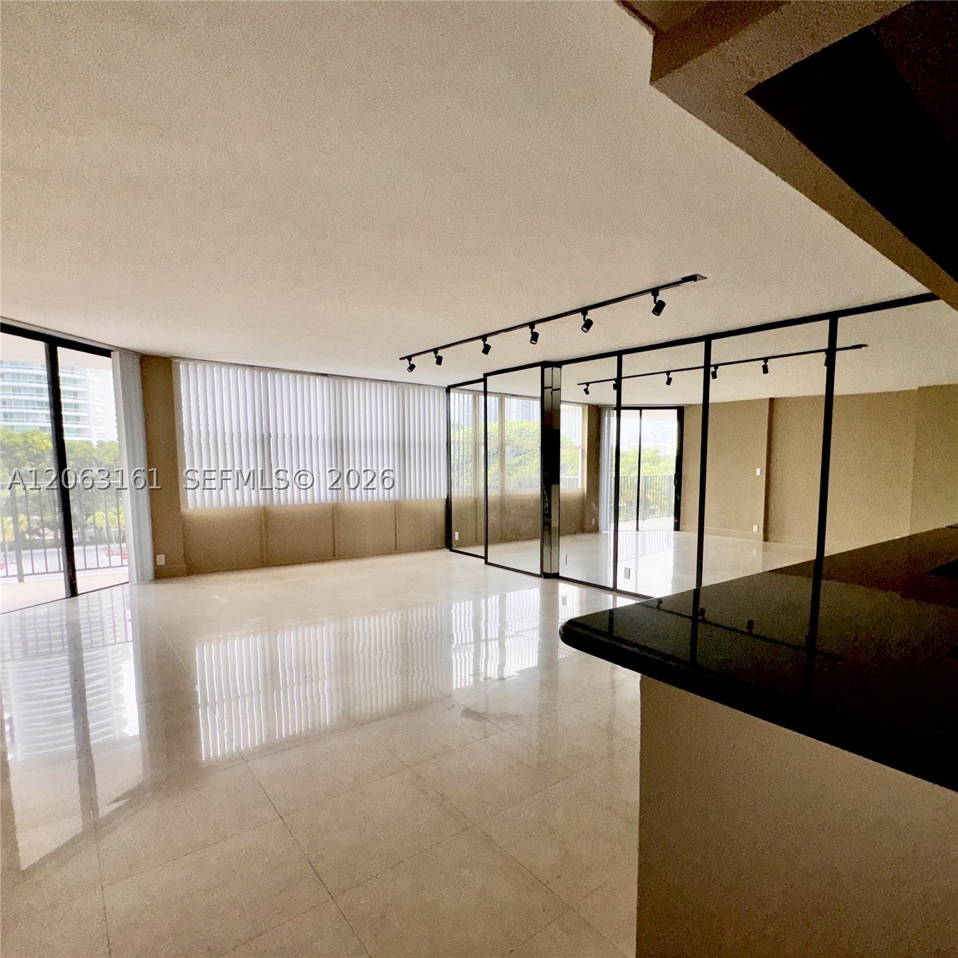 image Brickell Place II7