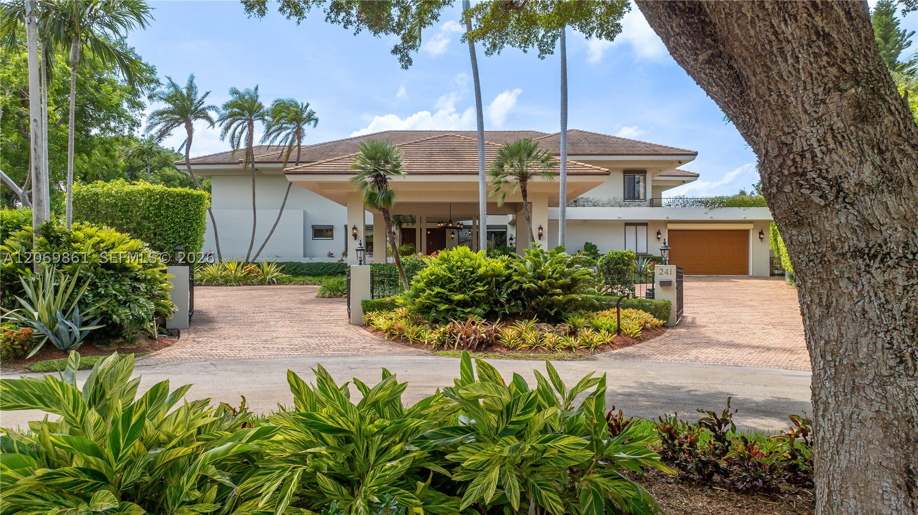 241 Cape Florida Dr Key Biscayne, FL 33149