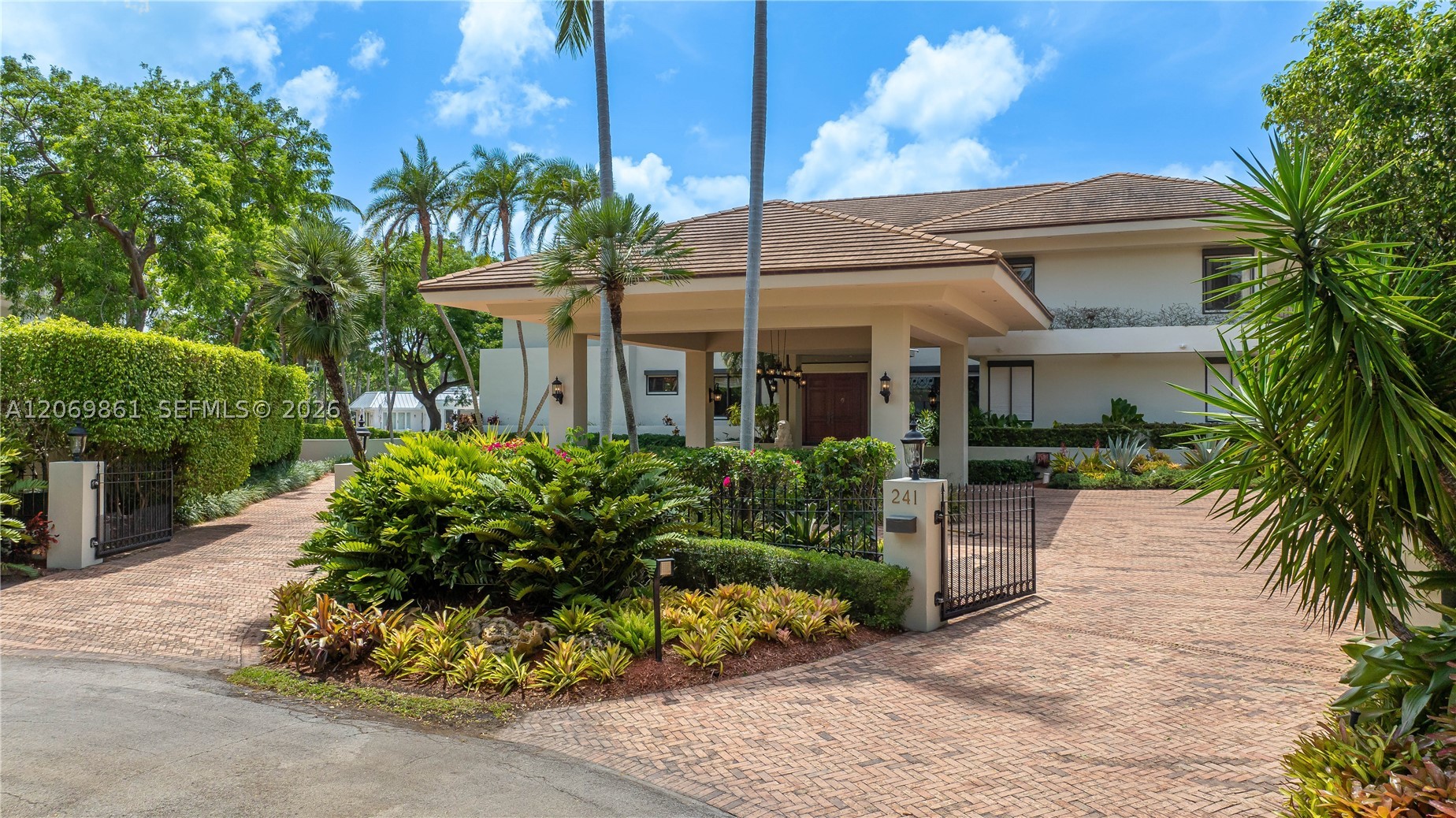 241 Cape Florida Dr Key Biscayne, FL 33149
