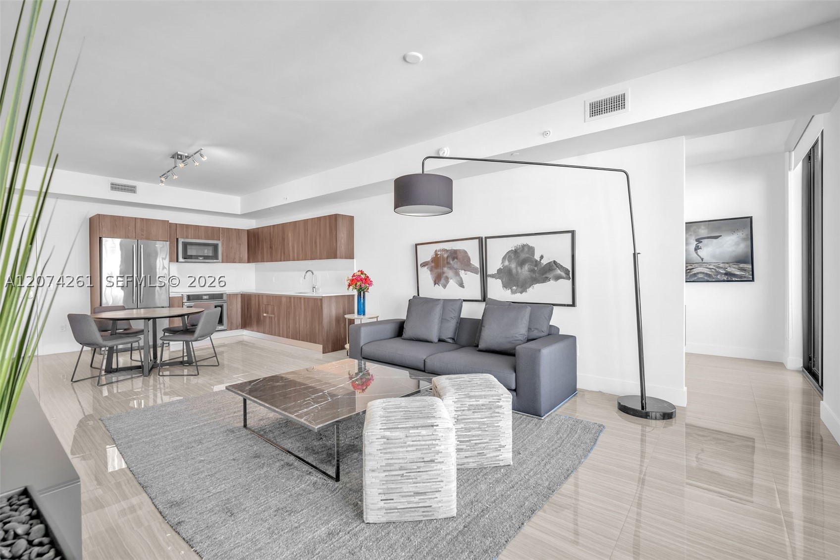 2960 NE 207th St #1102 Aventura, FL 33180