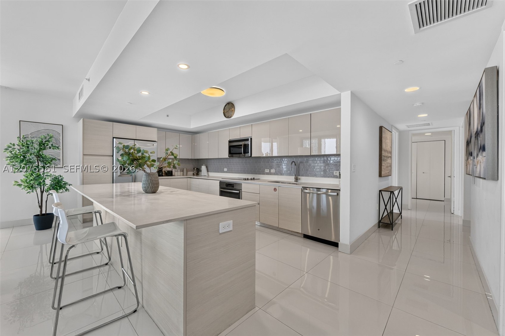 image Beachwalk Condominium11