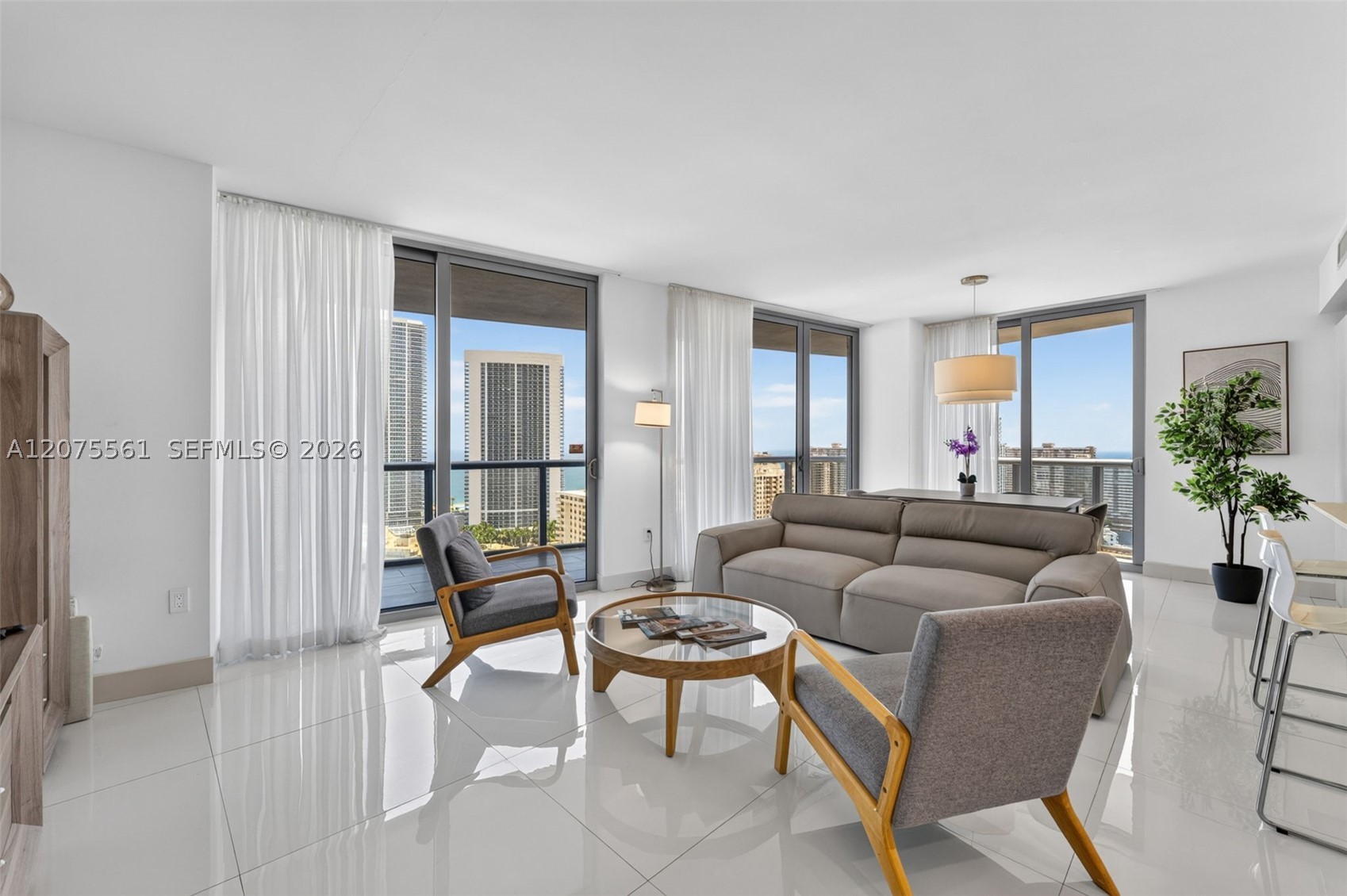 image Beachwalk Condominium3