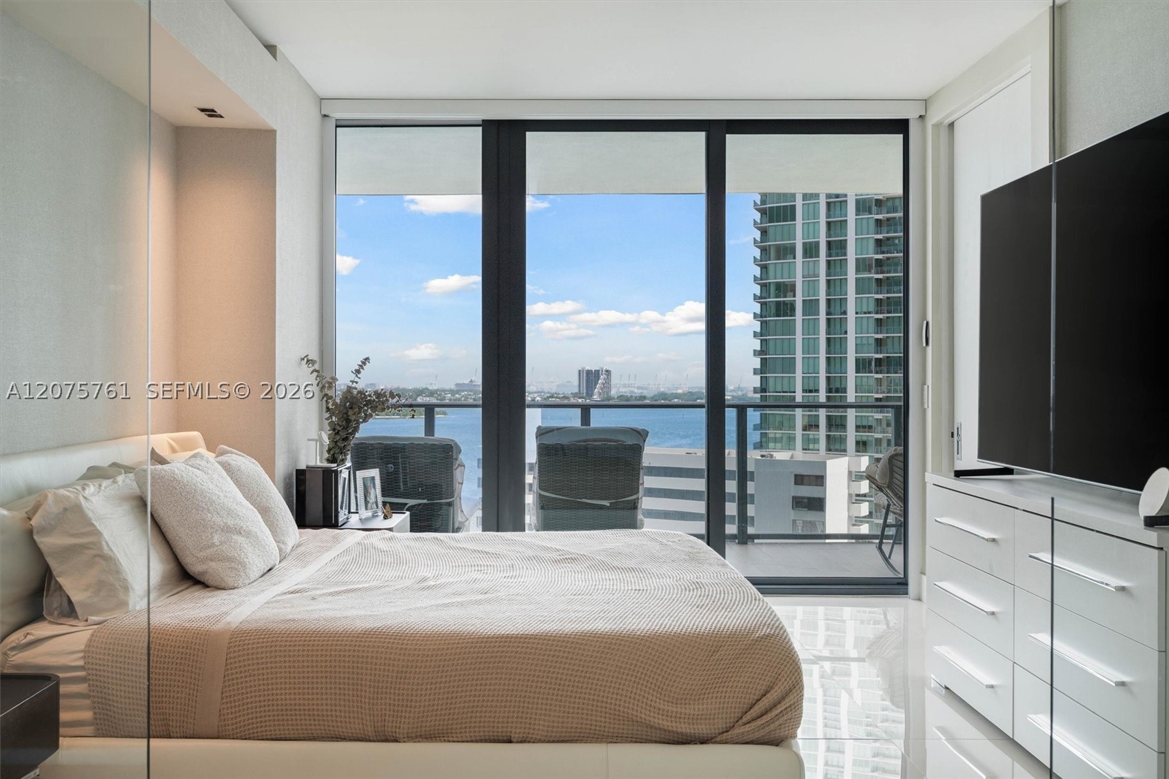 650 NE 32nd St #1203 Miami, FL 33137