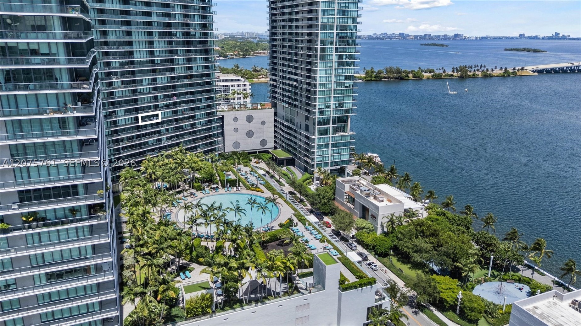 650 NE 32nd St #1203 Miami, FL 33137