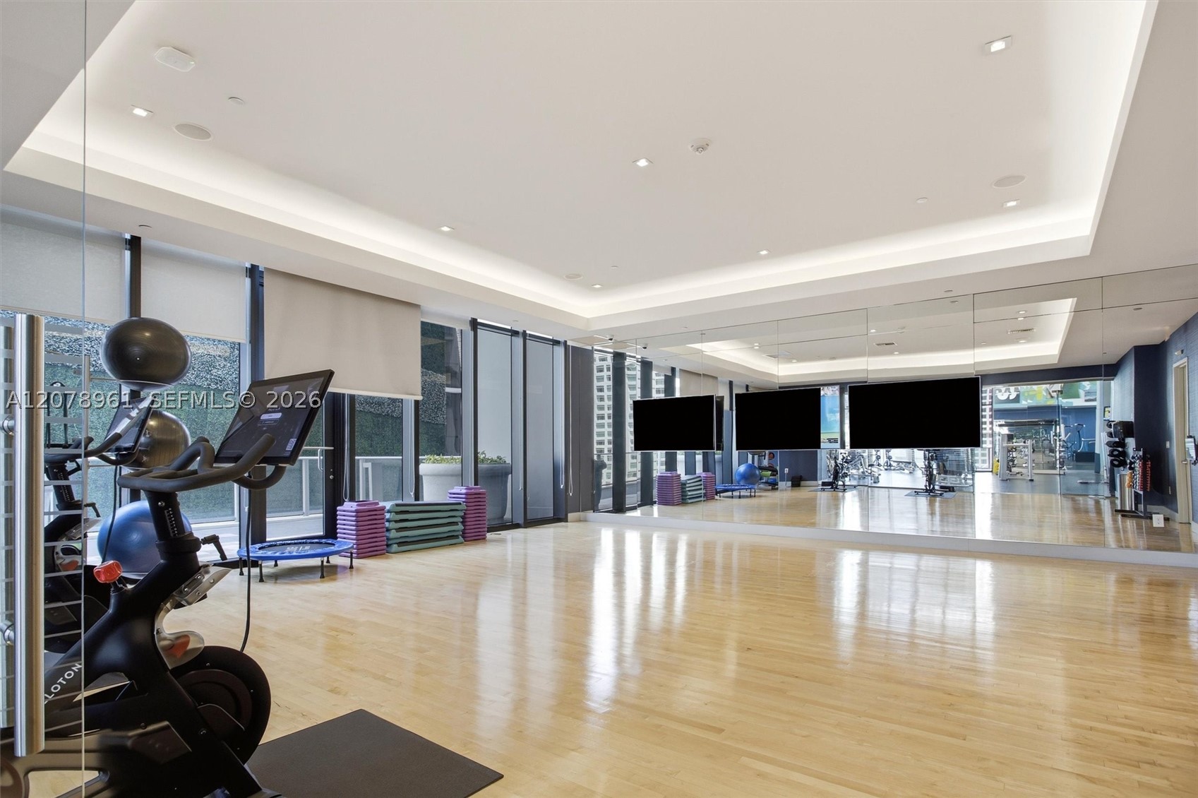 image 1010 Brickell43