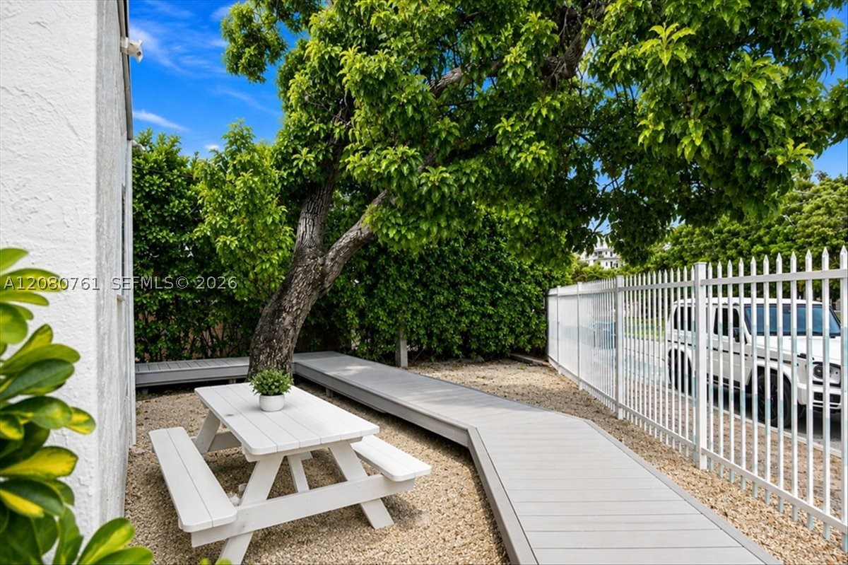 268 NW 34th St Miami, FL 33127