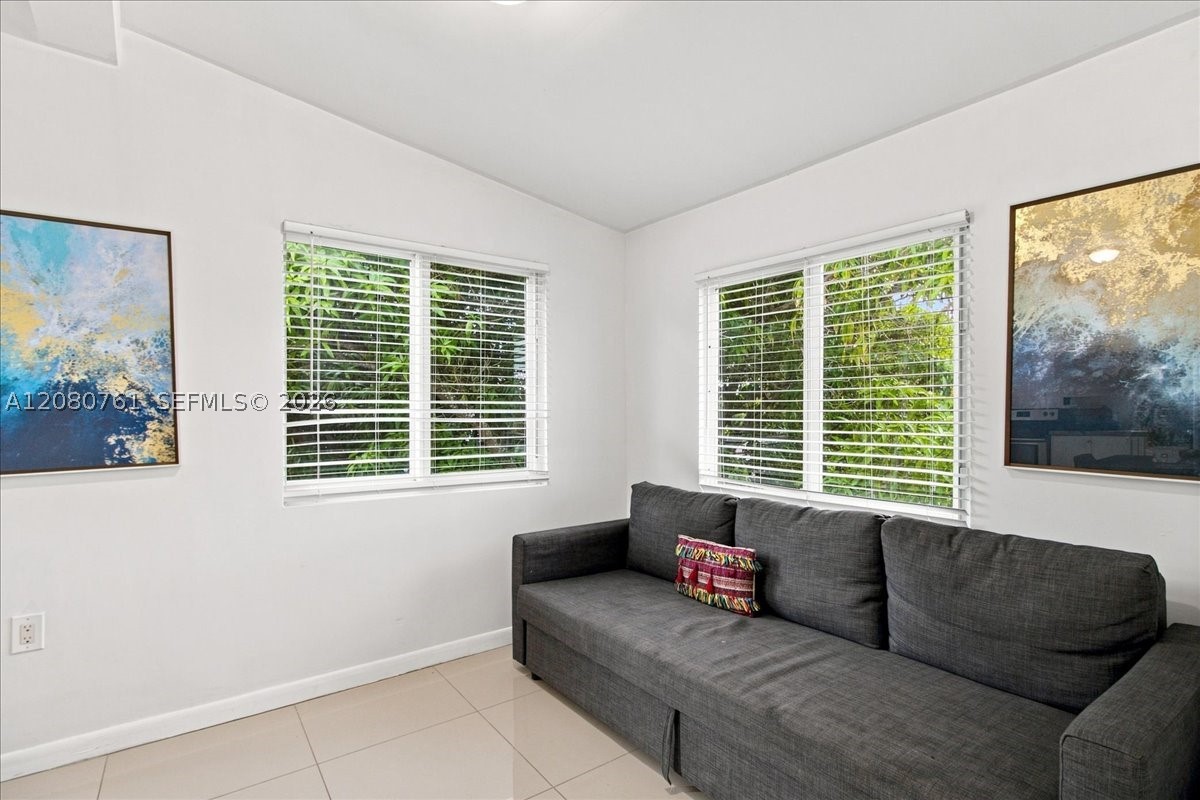 268 NW 34th St Miami, FL 33127