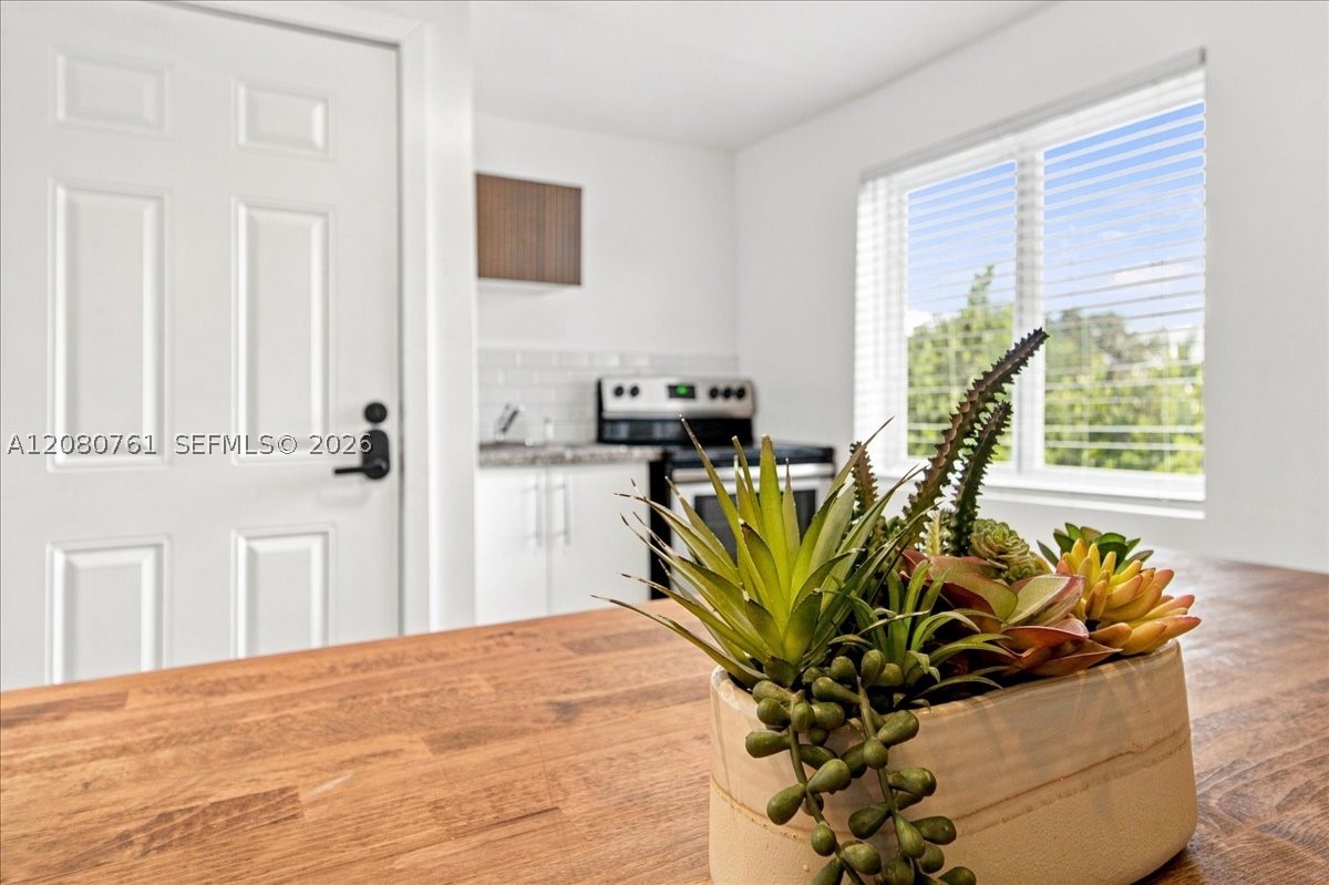 268 NW 34th St Miami, FL 33127
