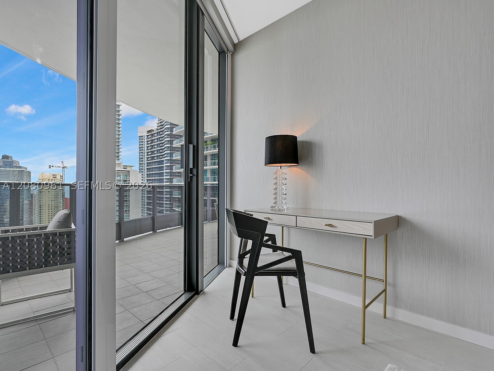 image Brickell Flatiron35