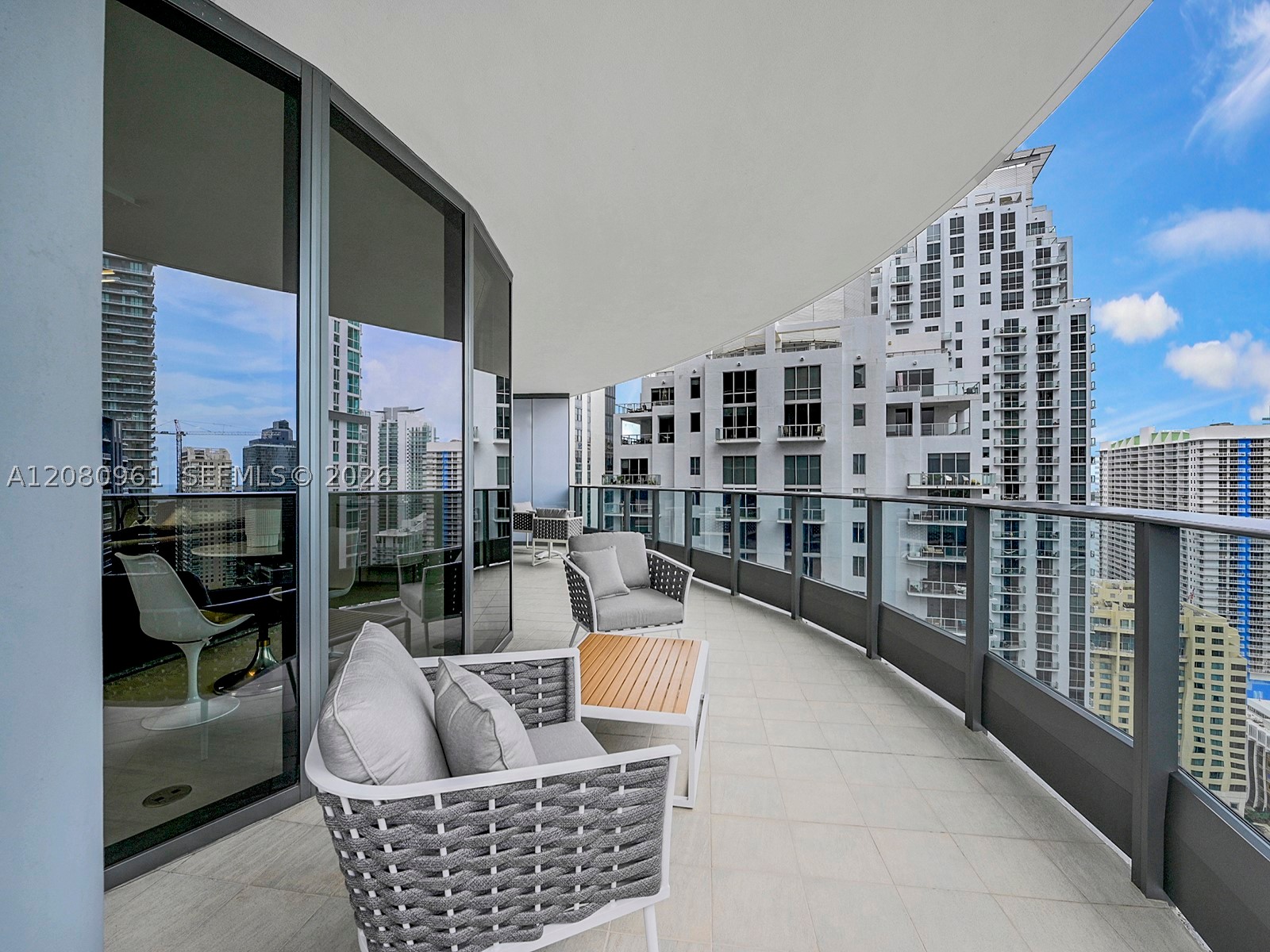 image Brickell Flatiron38