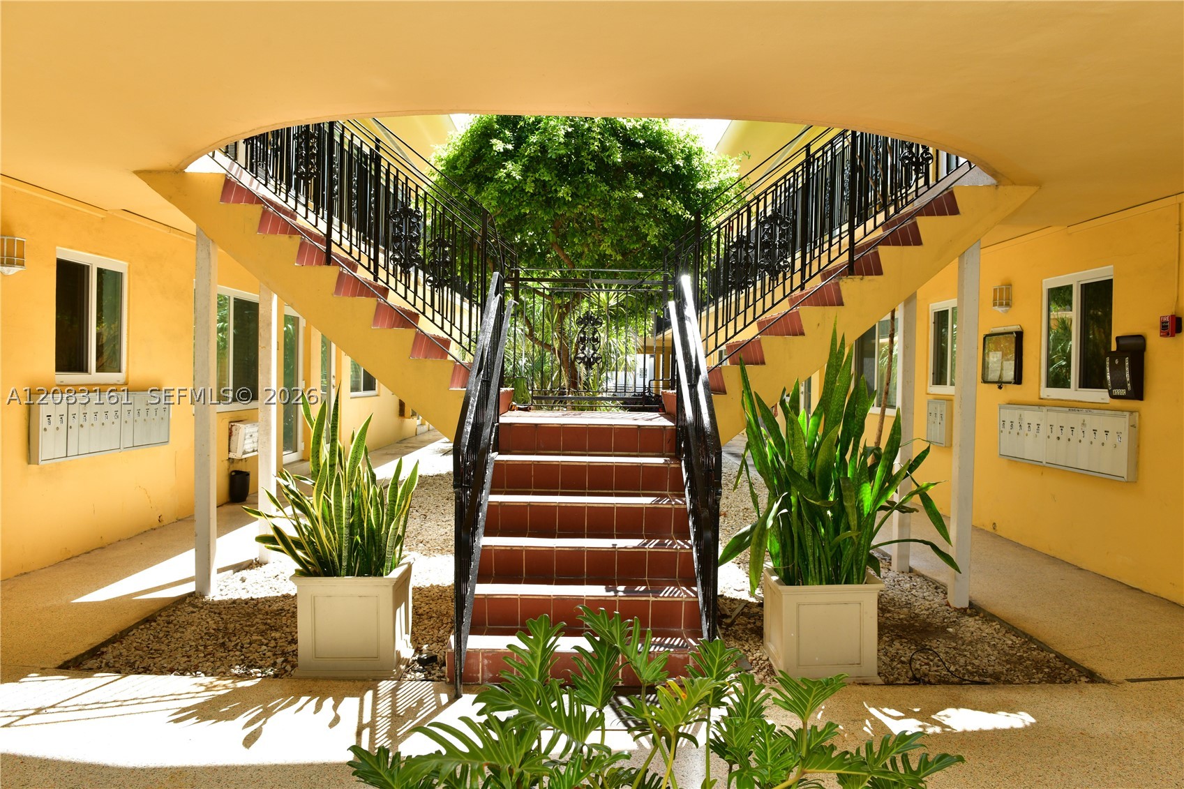 65 N Washington Ave #25