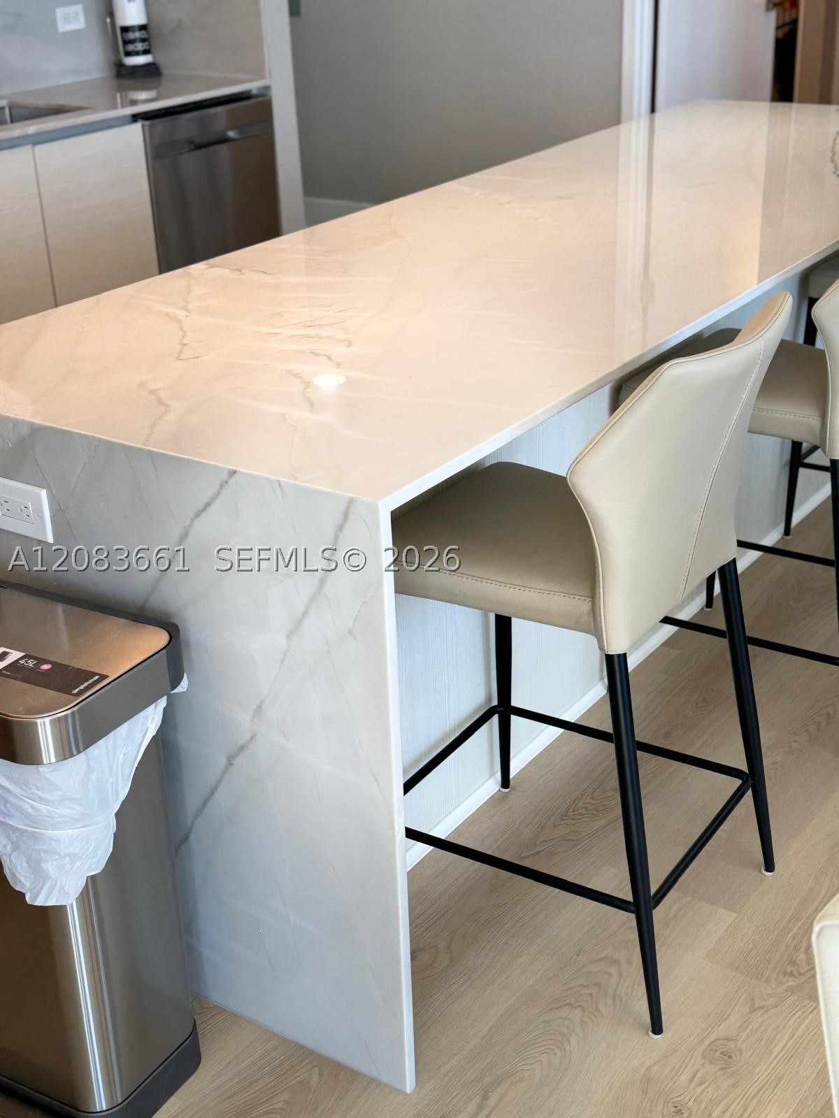 image Beachwalk Condominium10