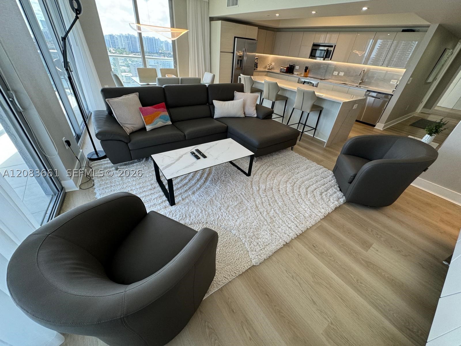 image Beachwalk Condominium3
