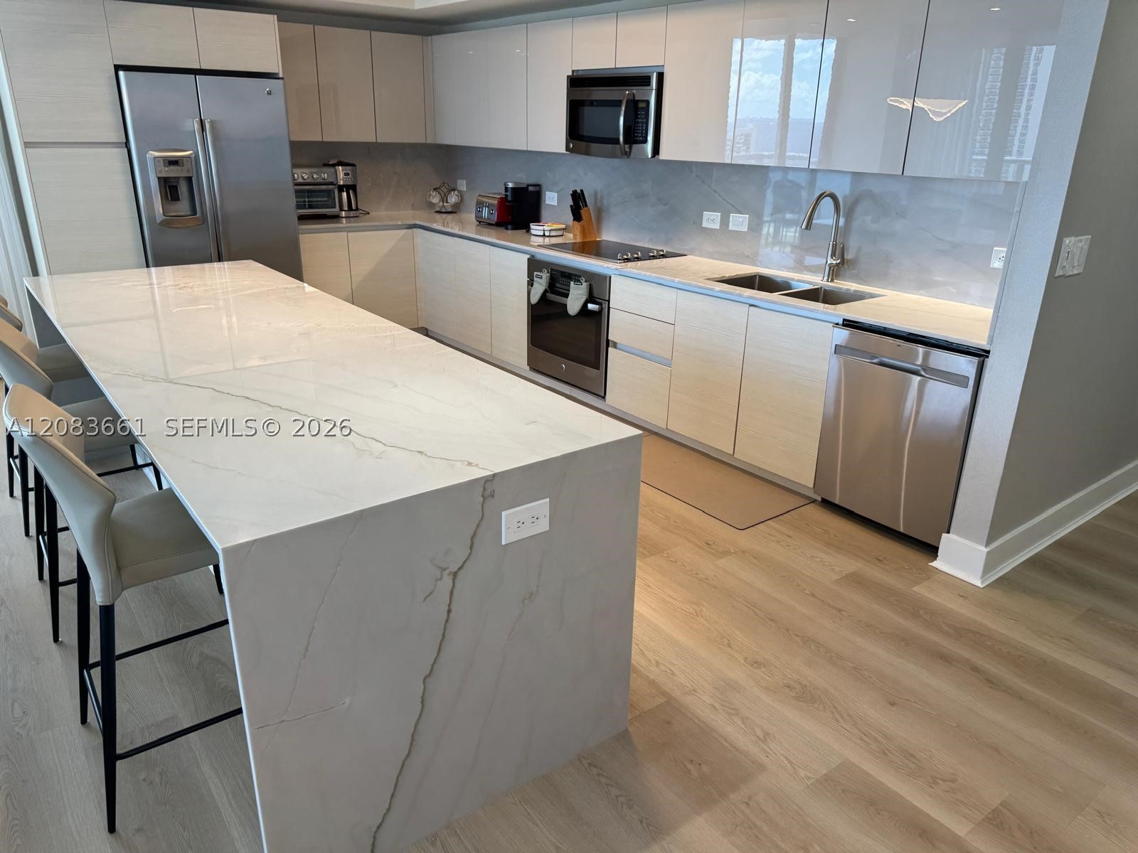 image Beachwalk Condominium5