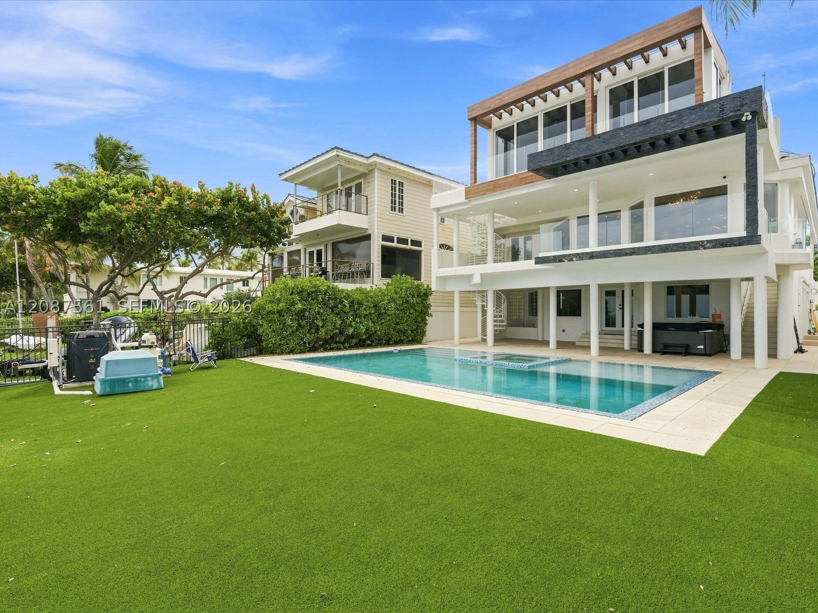 3036 N Atlantic Blvd Fort Lauderdale, FL 33308