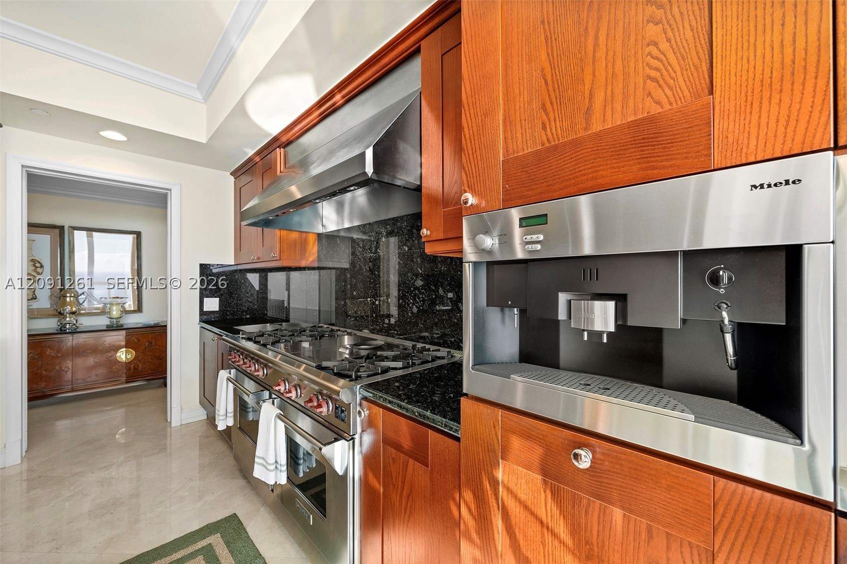 image Acqualina Residences18