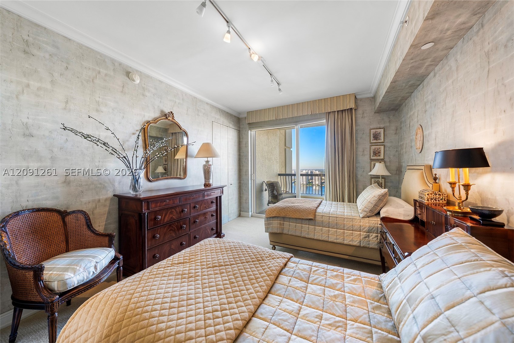 image Acqualina Residences33