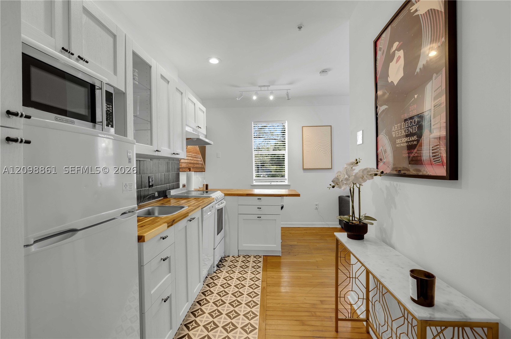 1521 Lenox Ave #209 Miami Beach, FL 33139