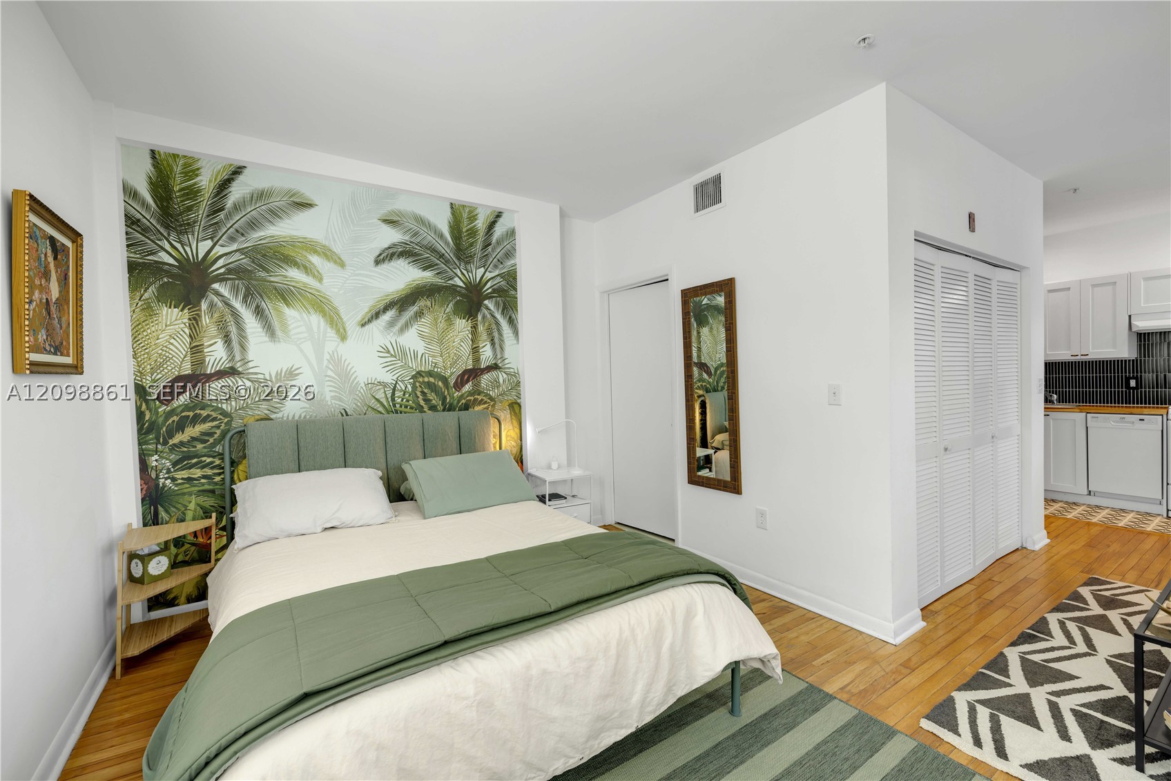 1521 Lenox Ave #209 Miami Beach, FL 33139