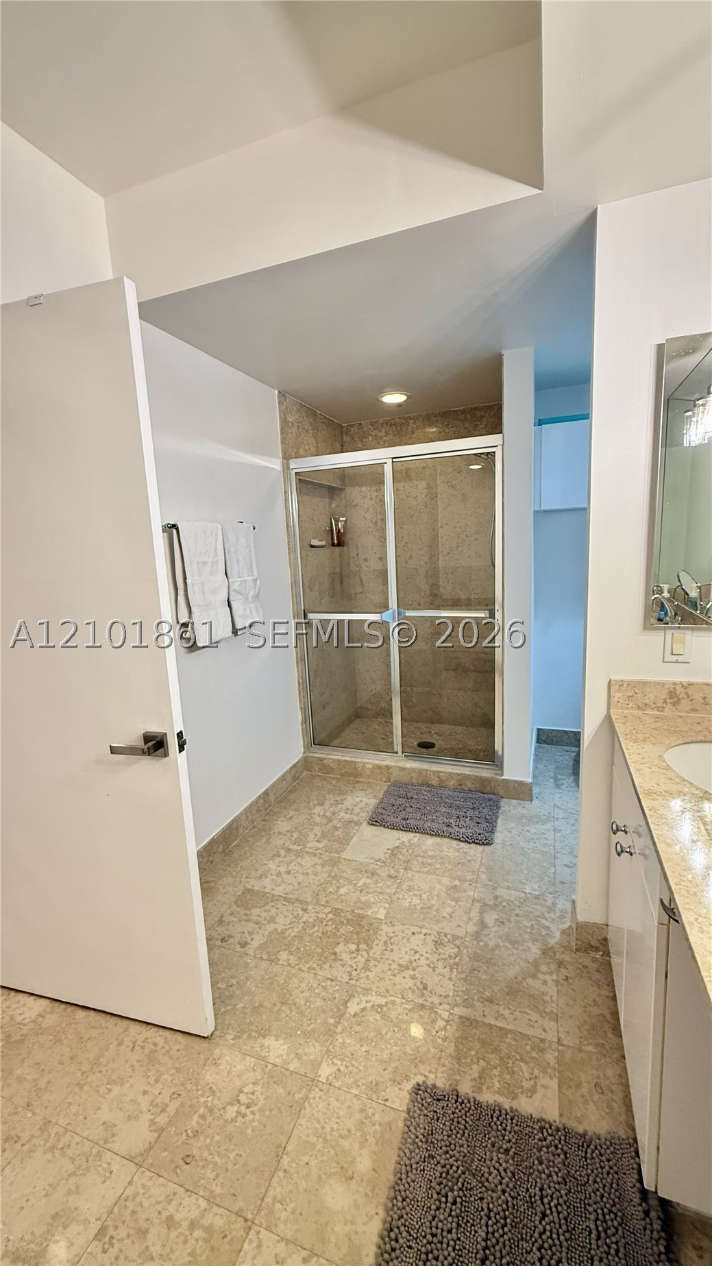 image Blue Diamond29