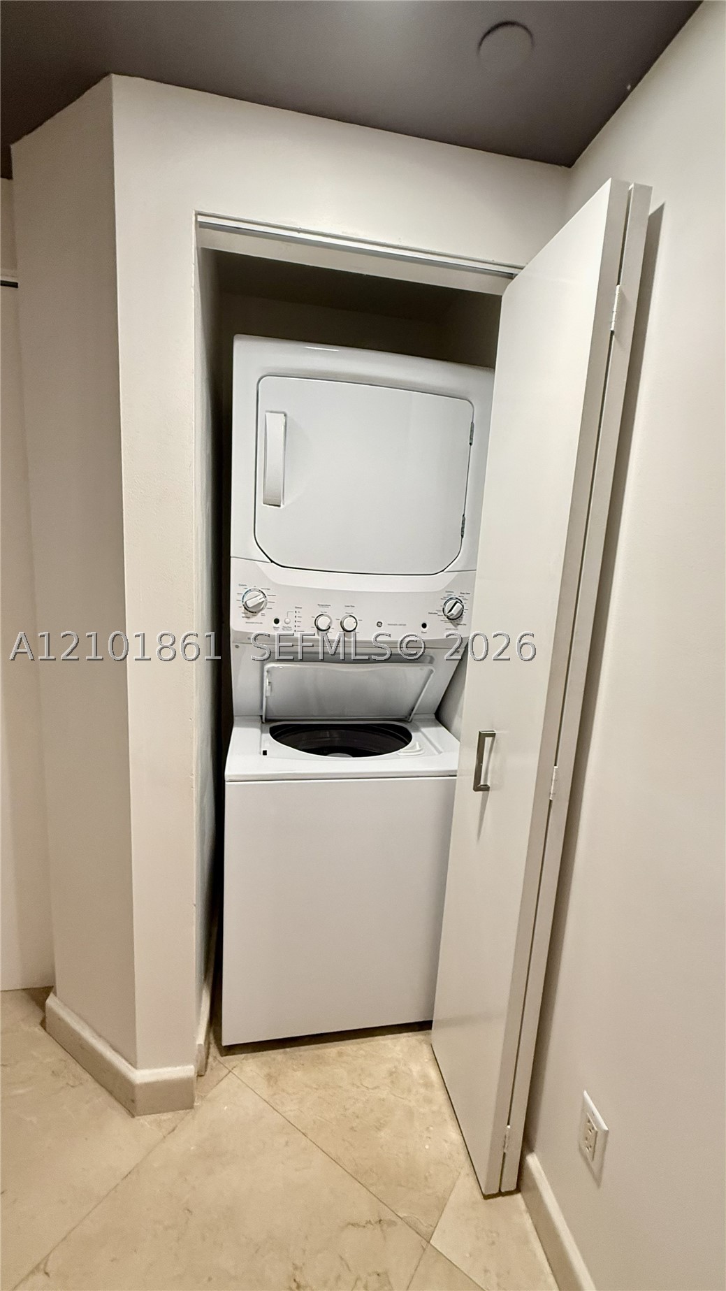 image Blue Diamond32