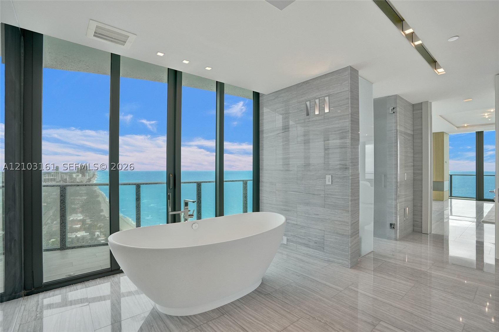 19575 Collins Ave #33 Sunny Isles Beach, FL 33160