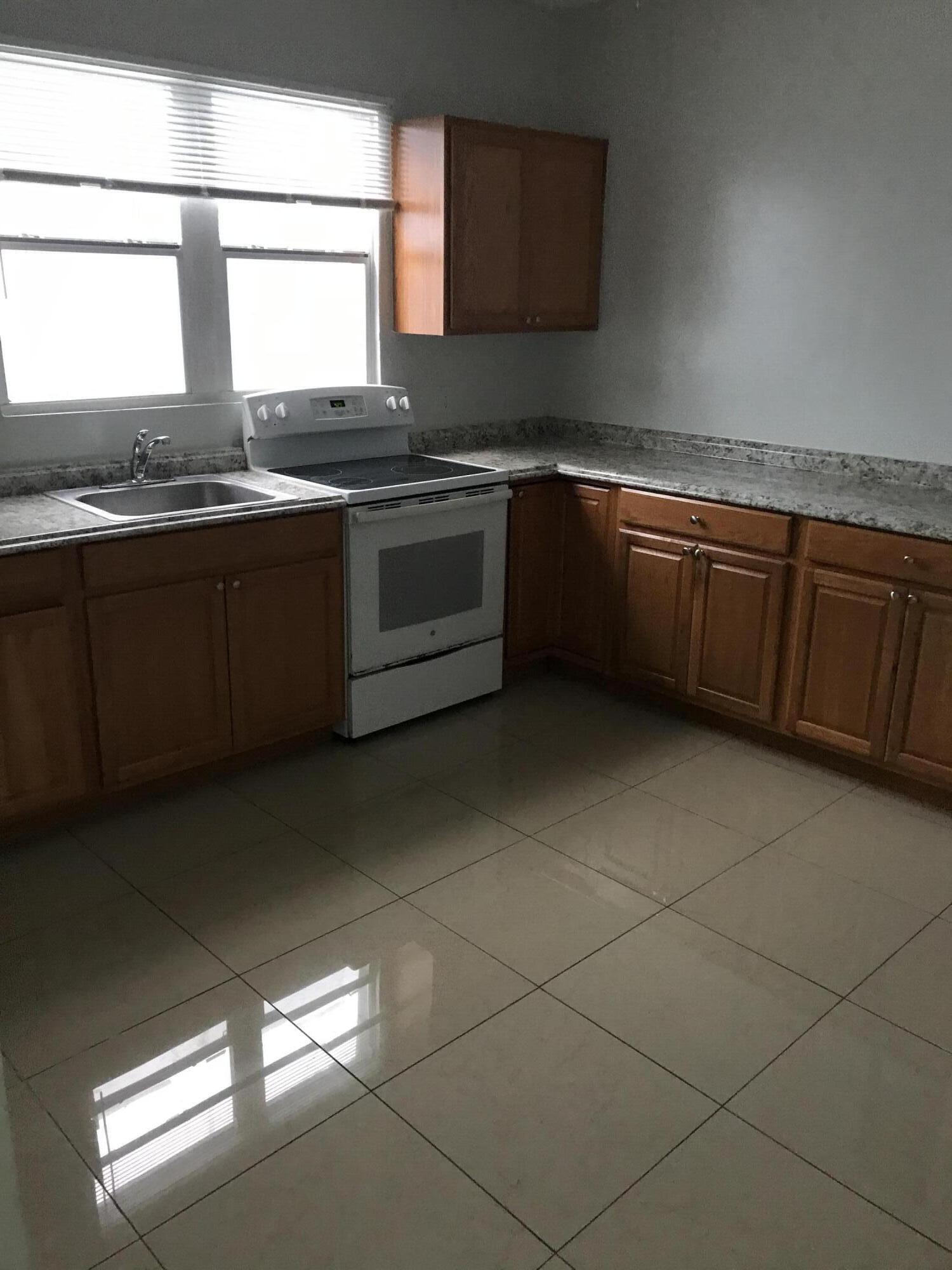 1021 SW 5th Miami, FL 33130