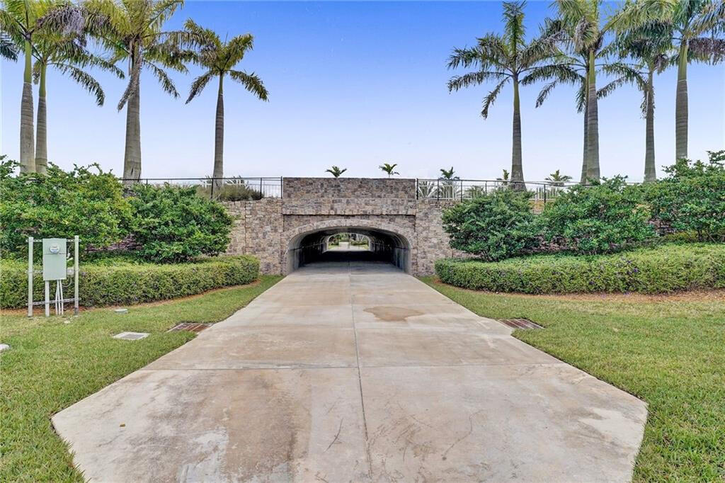 10822 Oceano Parkland, FL 33076