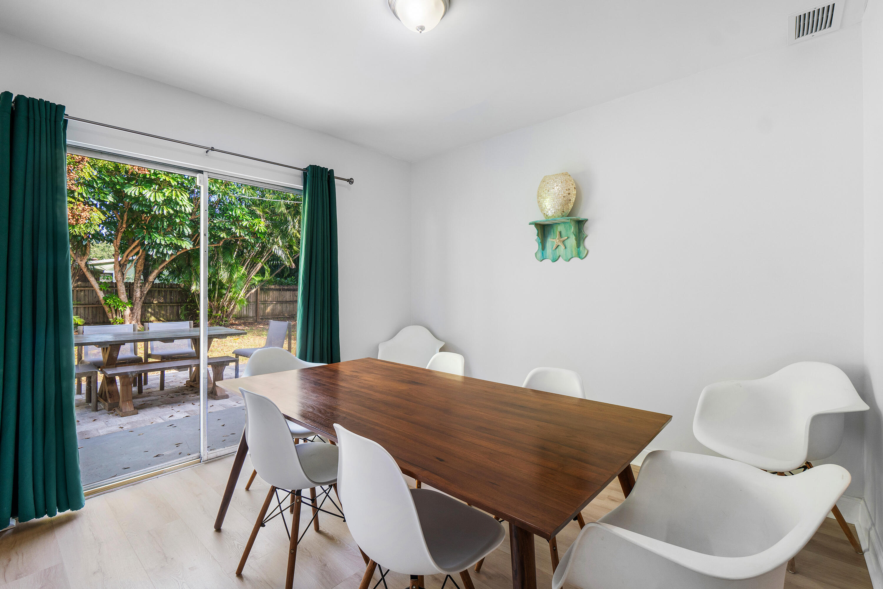 411 SW 1st Boynton Beach, FL 33435