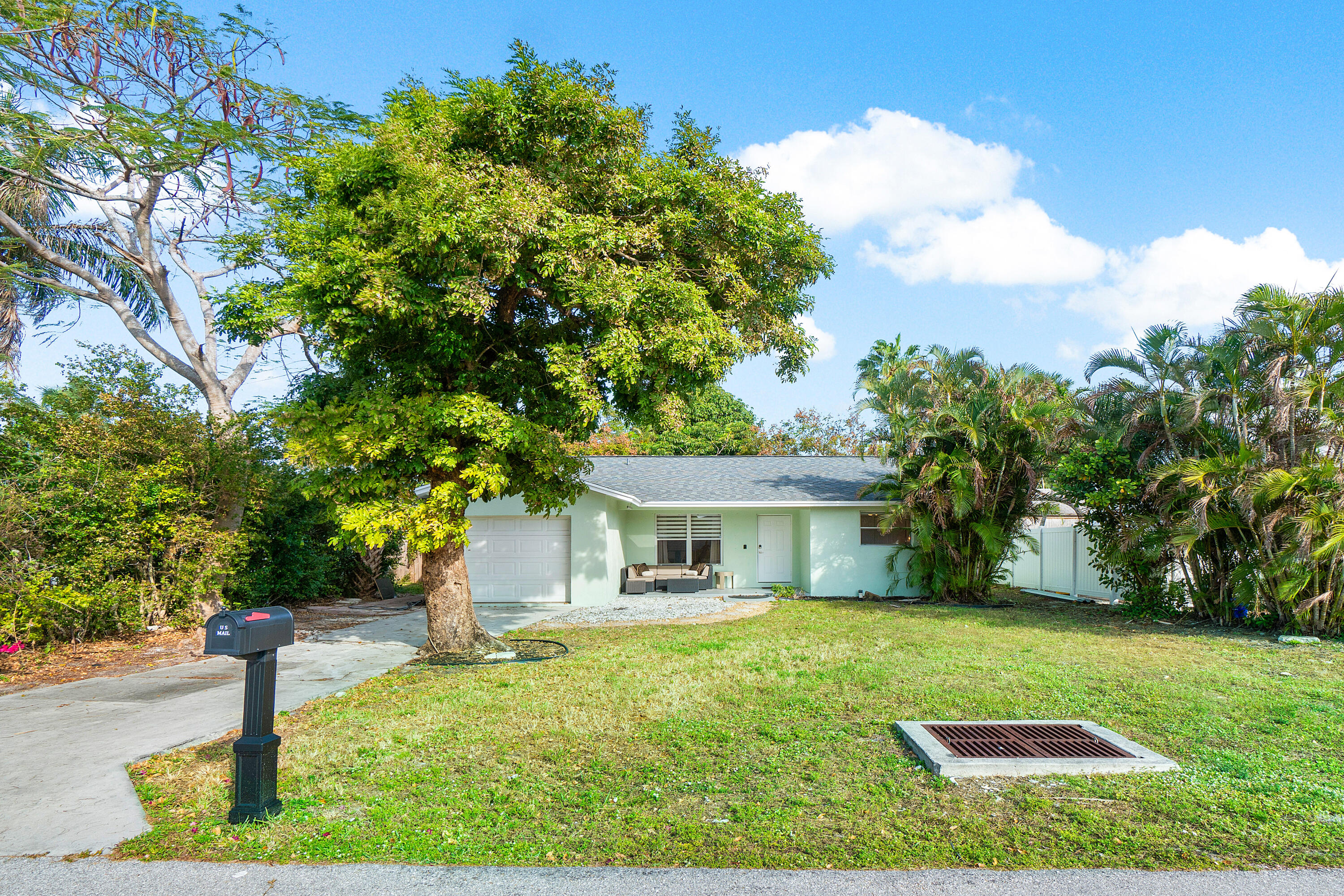 411 SW 1st Boynton Beach, FL 33435