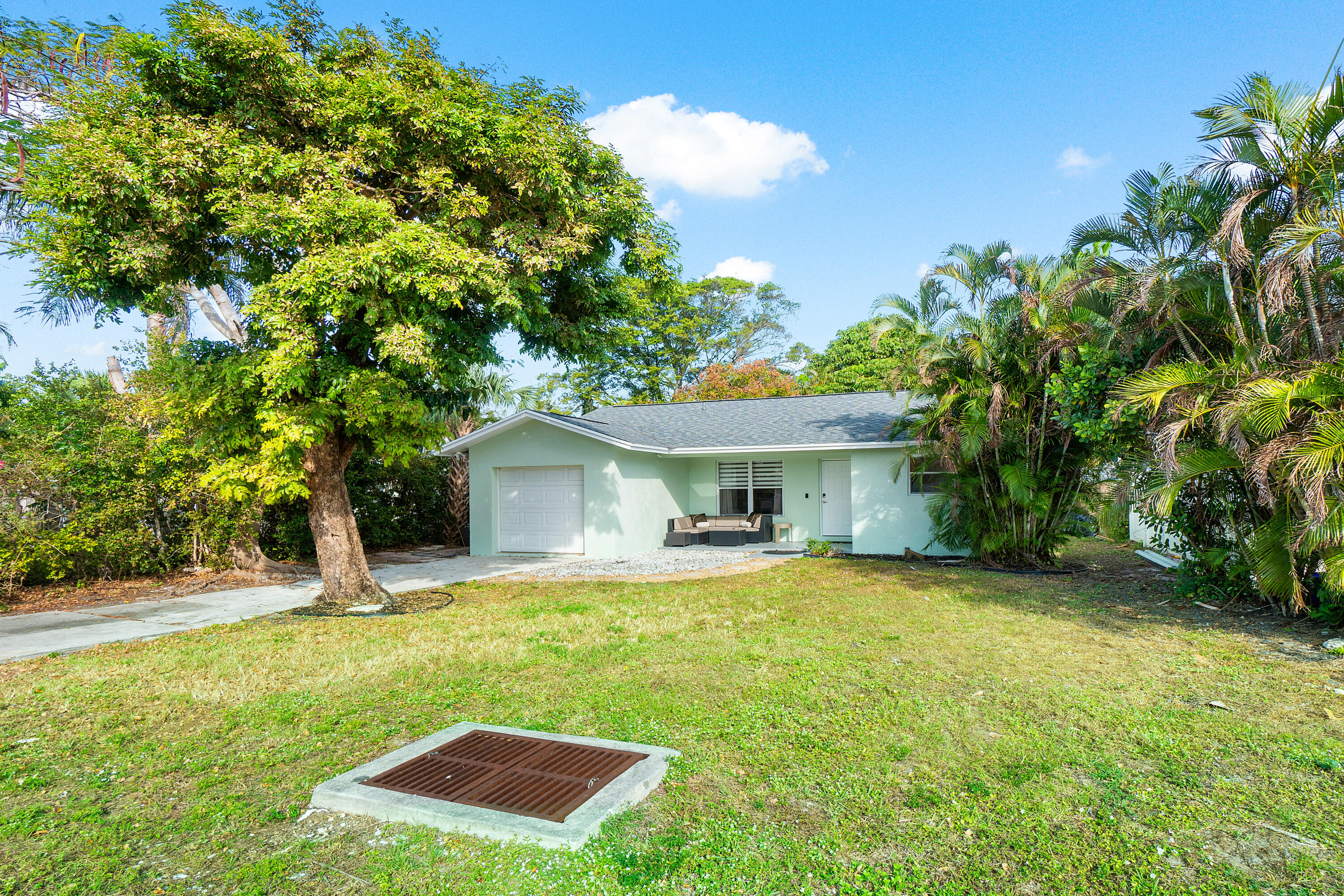 411 SW 1st Boynton Beach, FL 33435