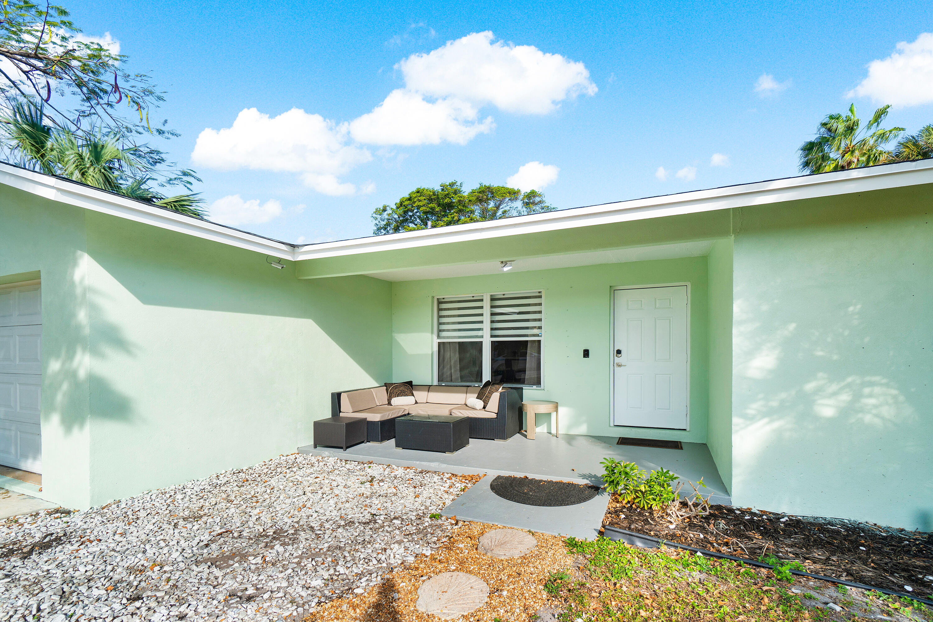 411 SW 1st Boynton Beach, FL 33435