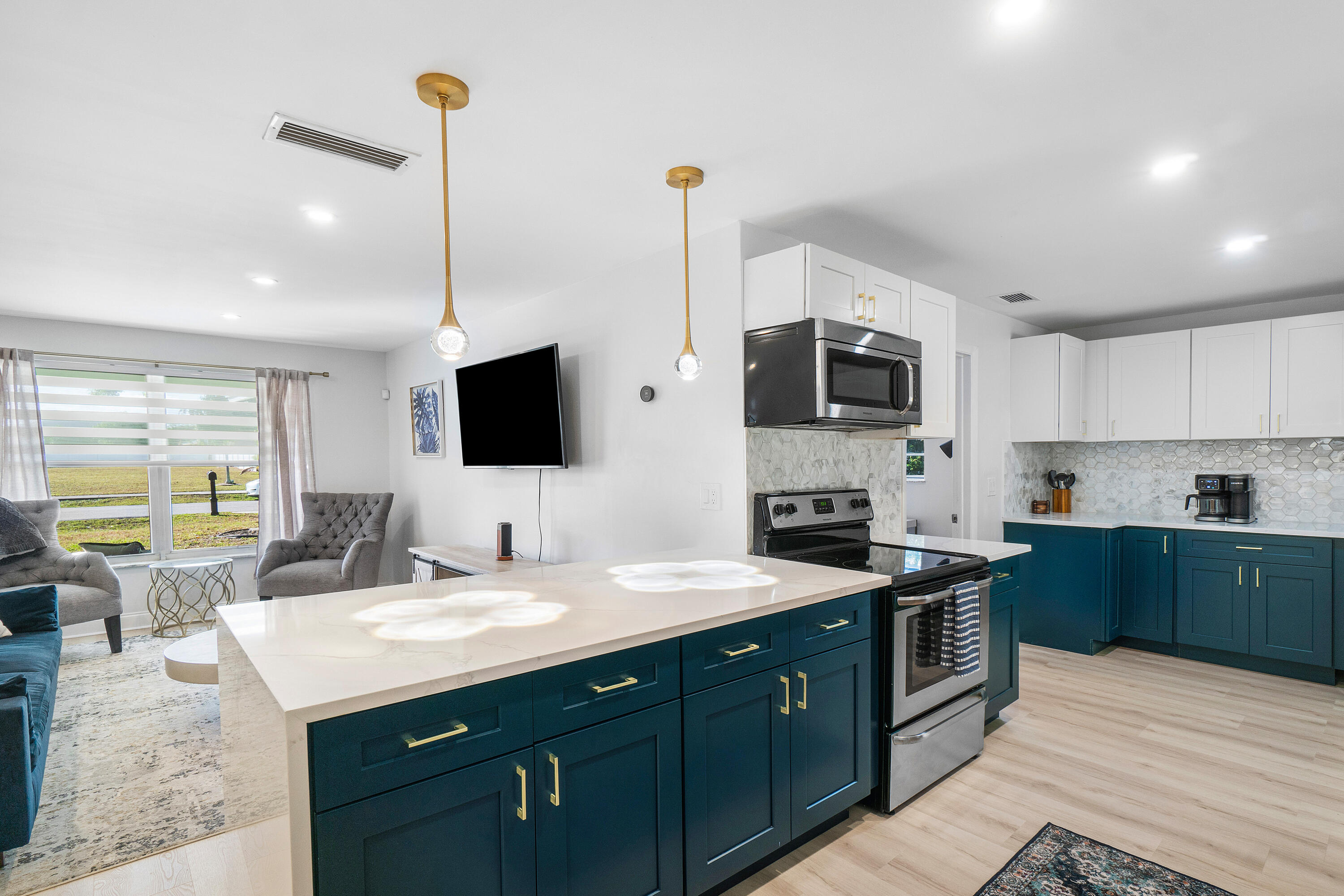 411 SW 1st Boynton Beach, FL 33435