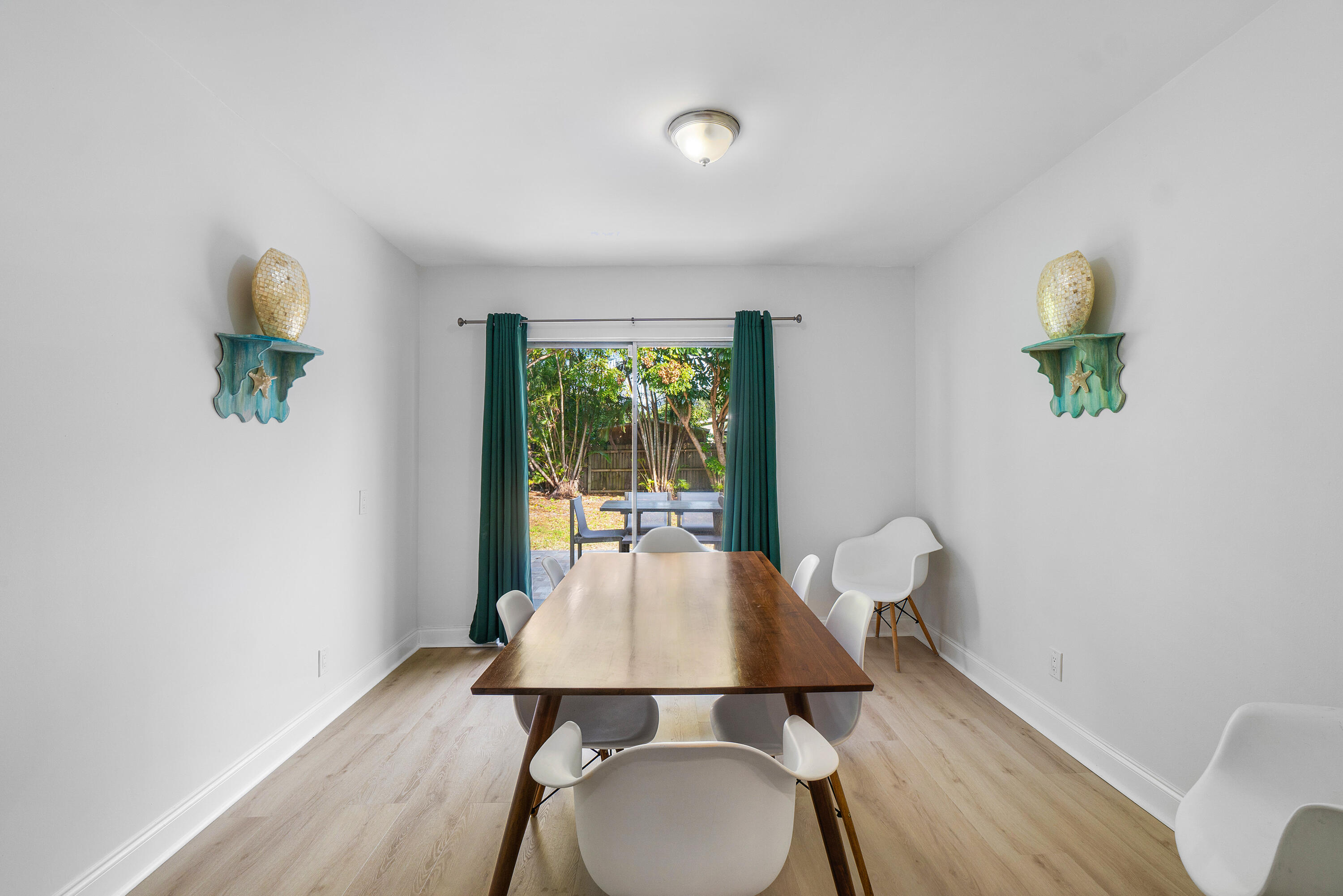 411 SW 1st Boynton Beach, FL 33435