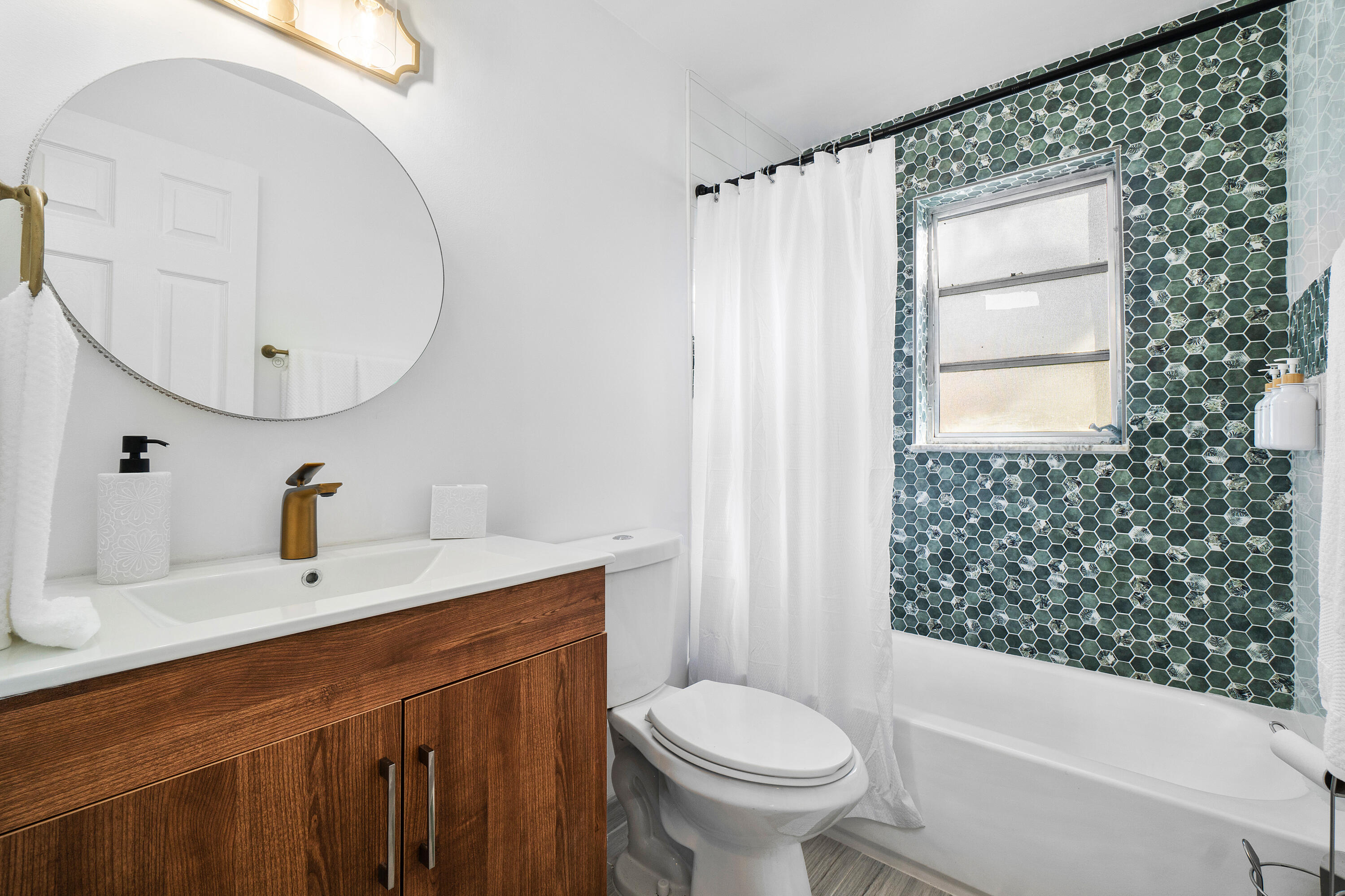 411 SW 1st Boynton Beach, FL 33435