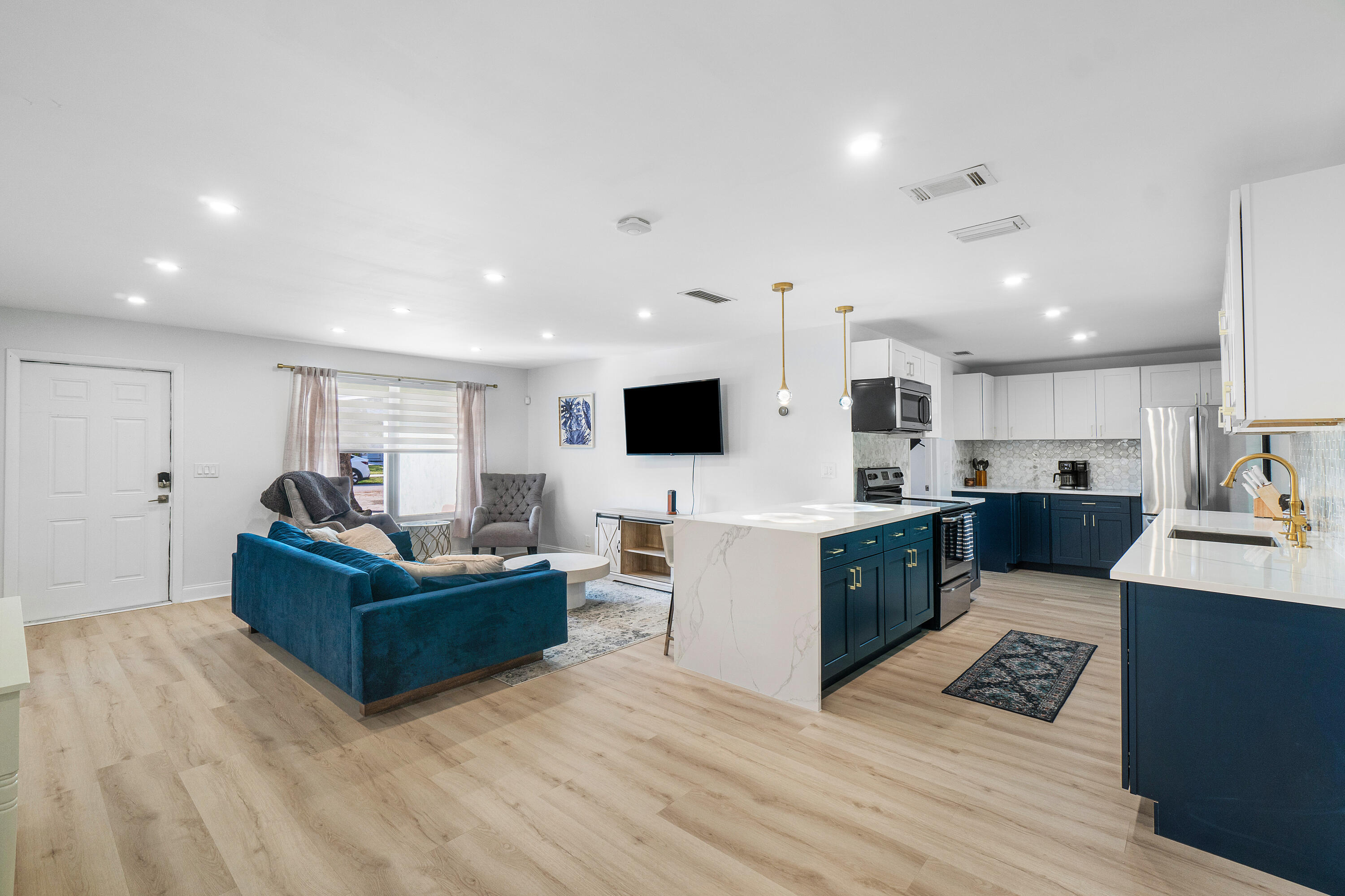 411 SW 1st Boynton Beach, FL 33435