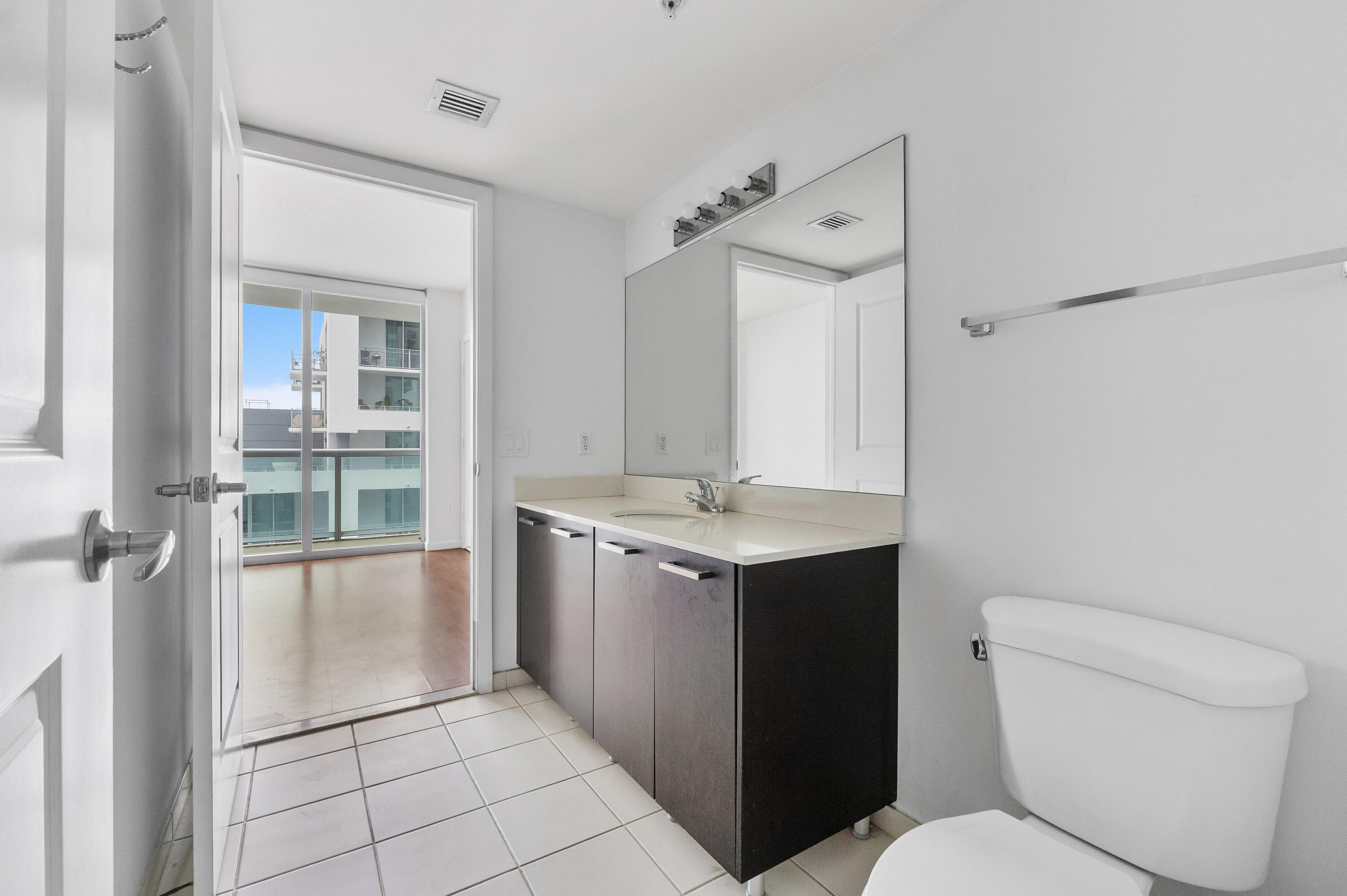 image Gallery Art Condos8