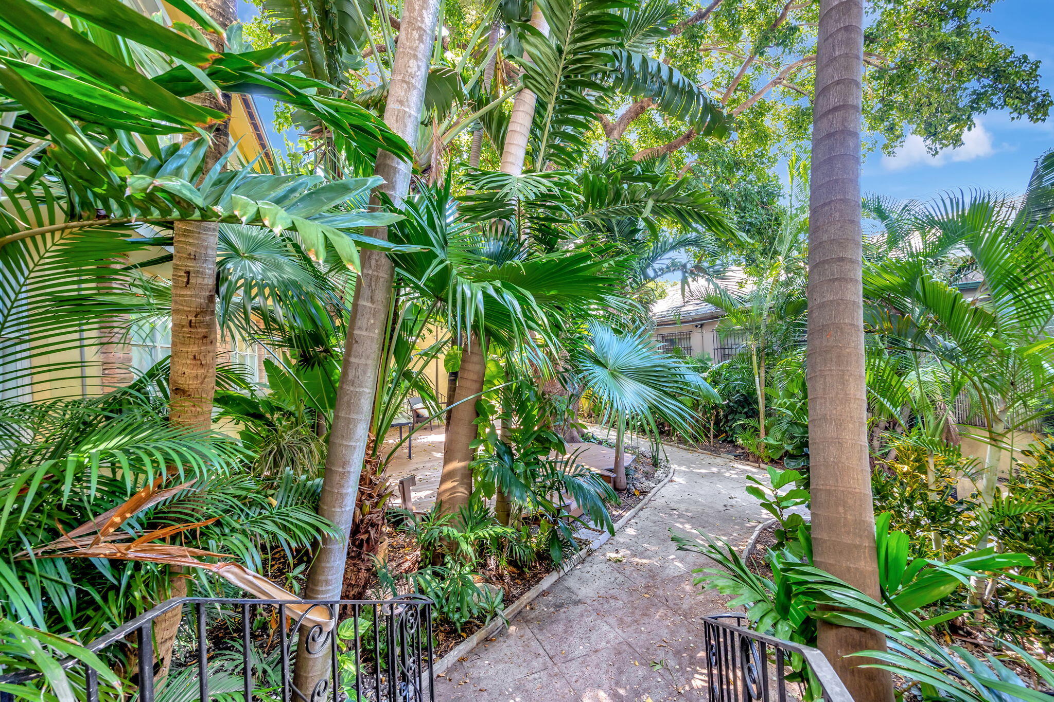 1446 Lenox #5 Miami Beach, FL 33139