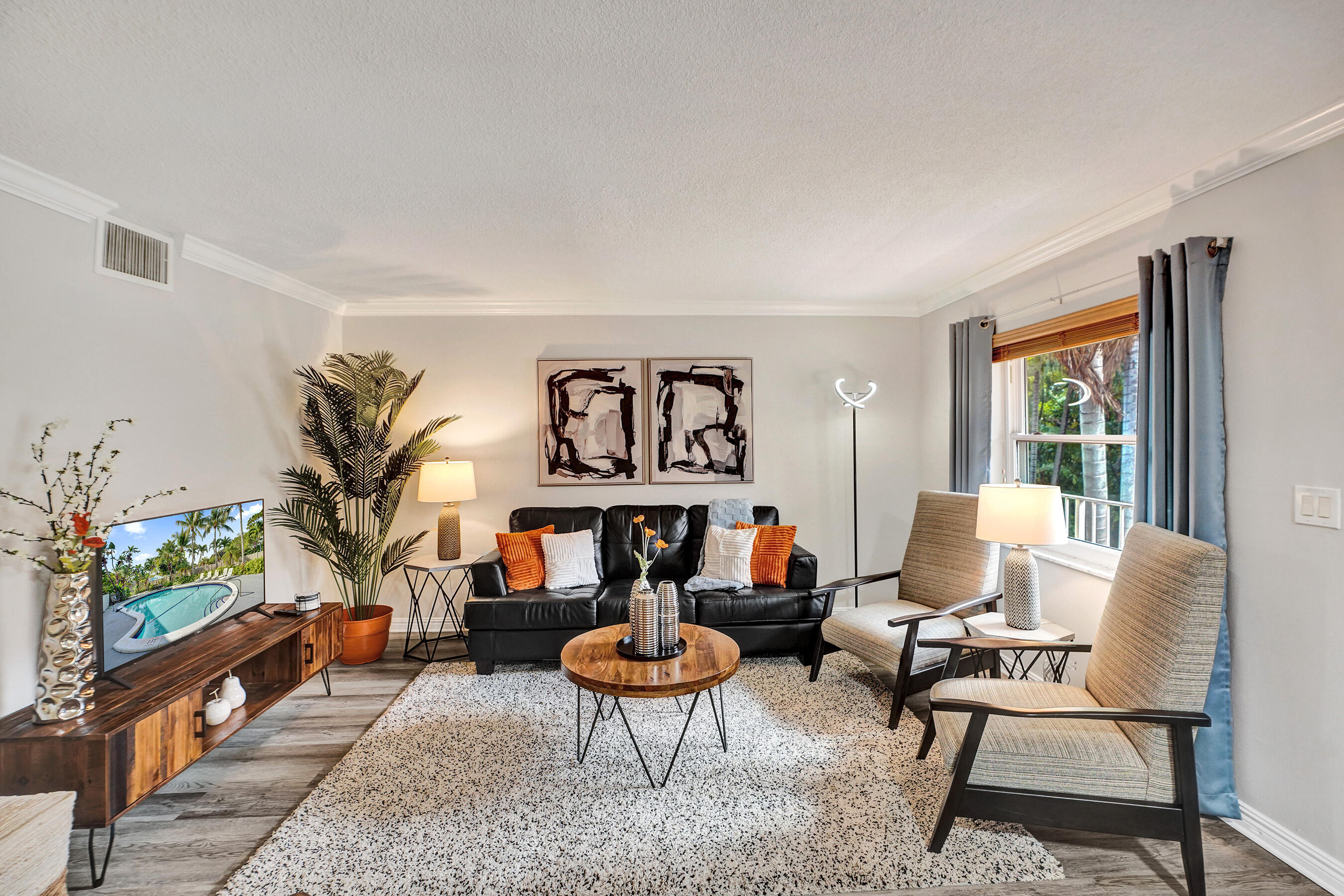 1125 NE 16th #209