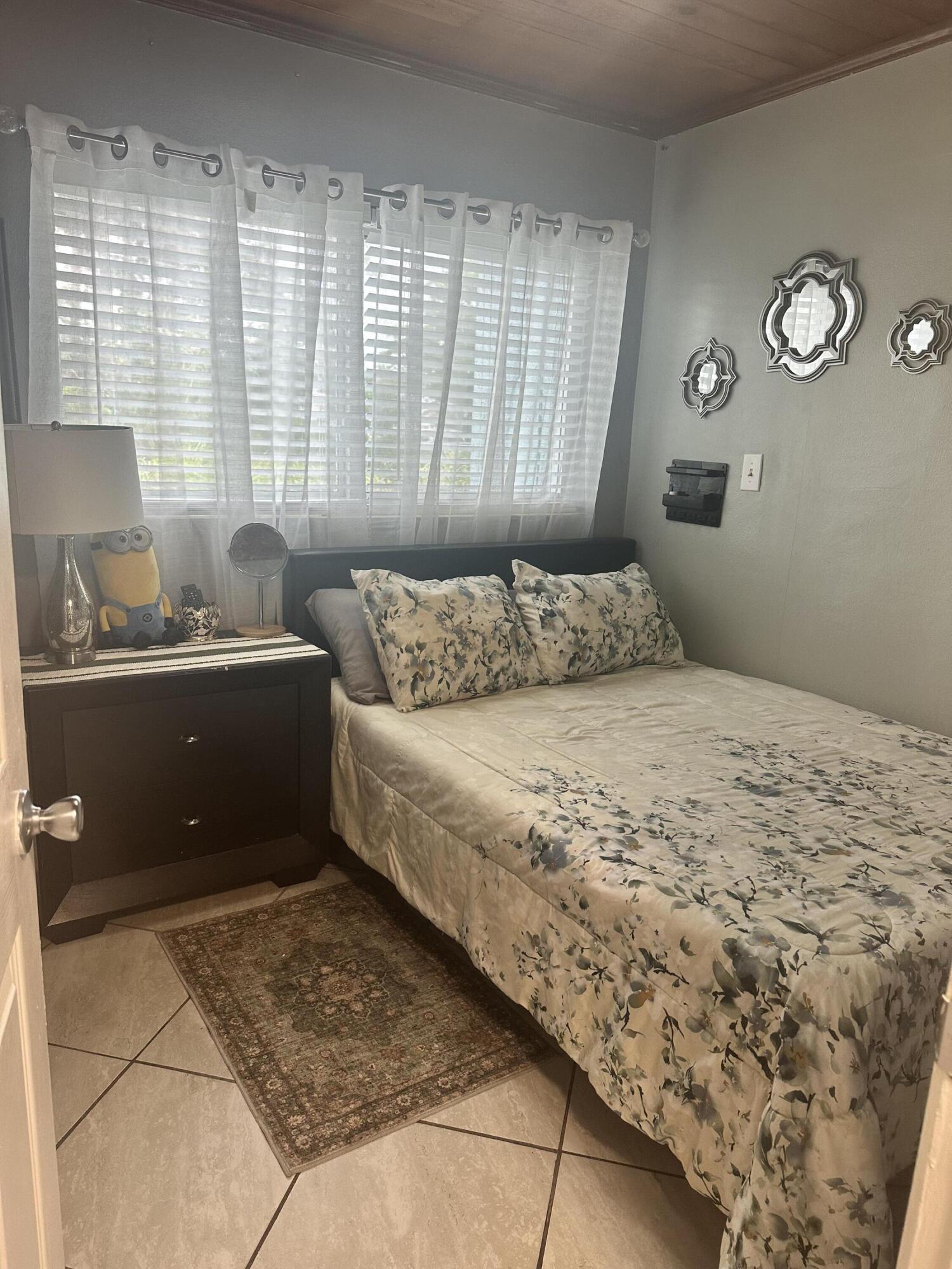 800 Ivory Haverhill, FL 33415