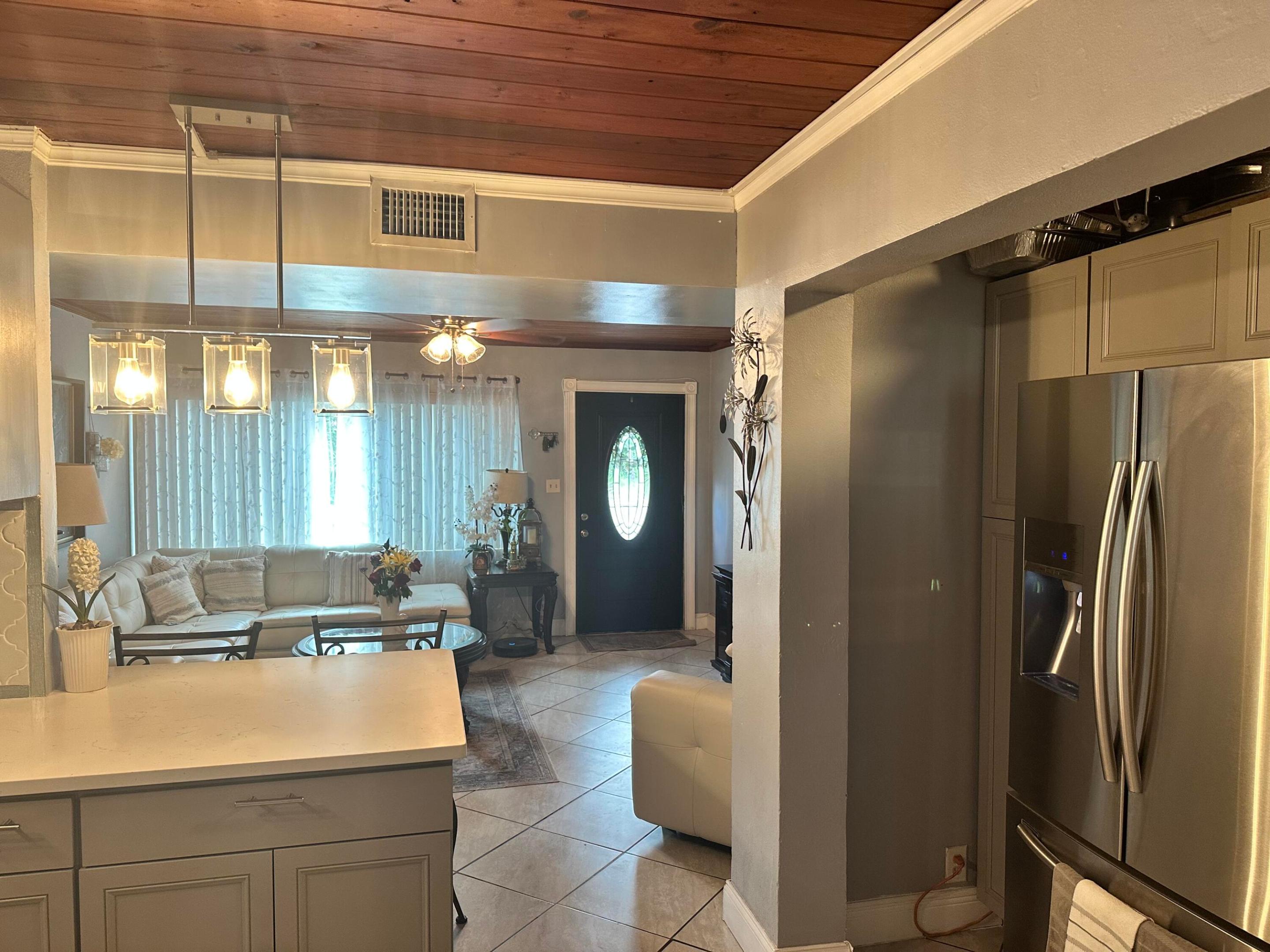 800 Ivory Haverhill, FL 33415