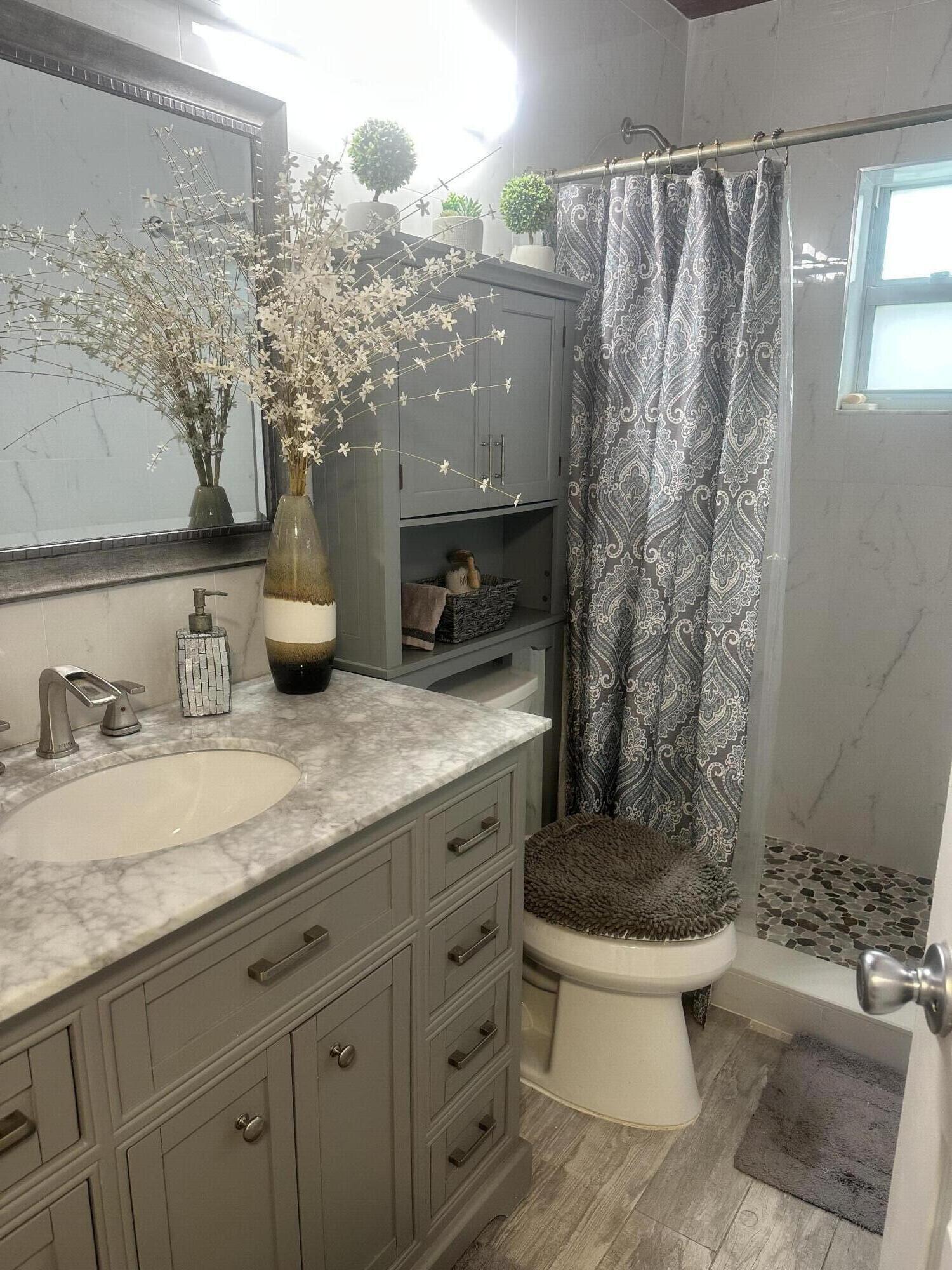 800 Ivory Haverhill, FL 33415