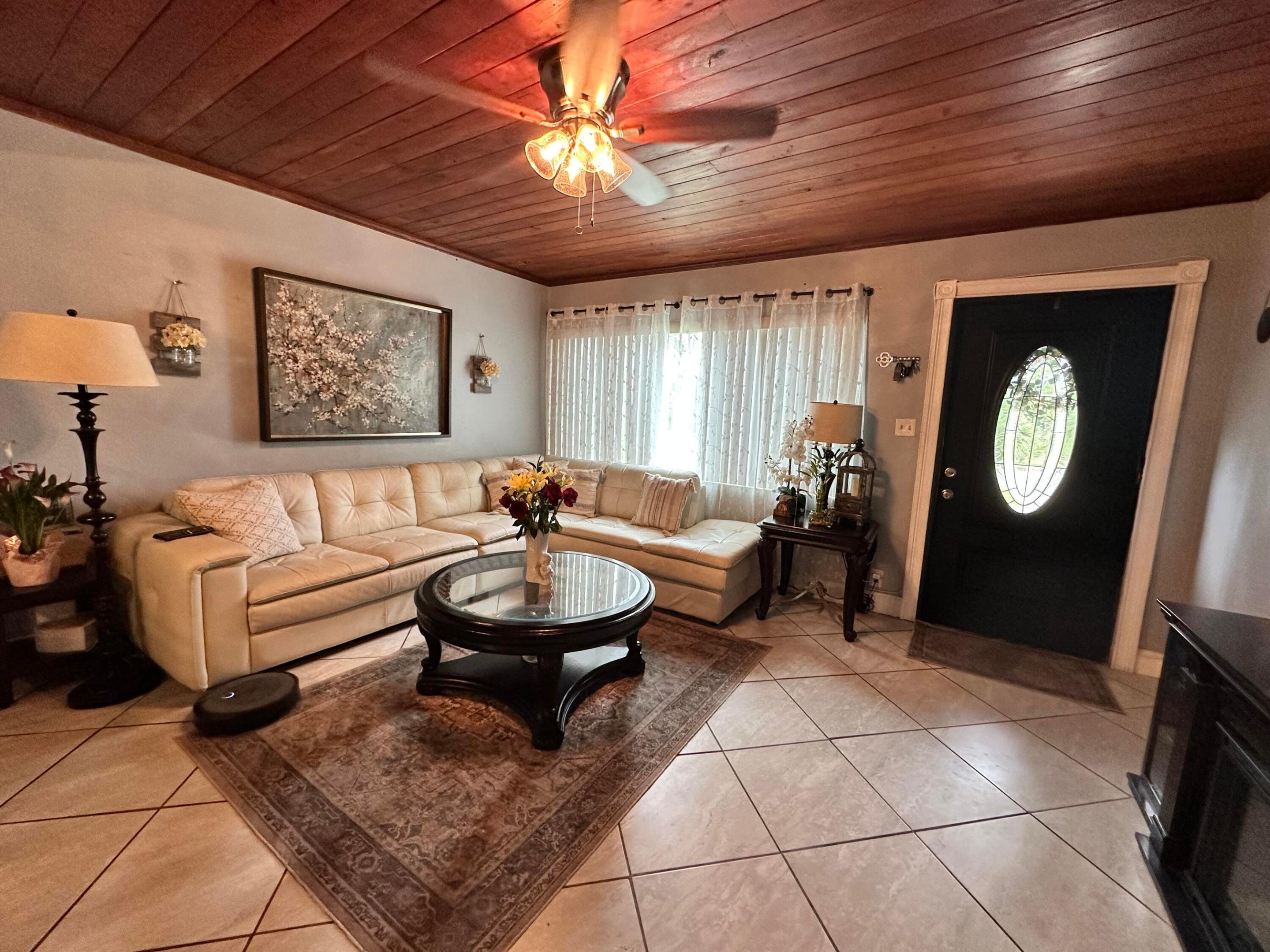 800 Ivory Haverhill, FL 33415