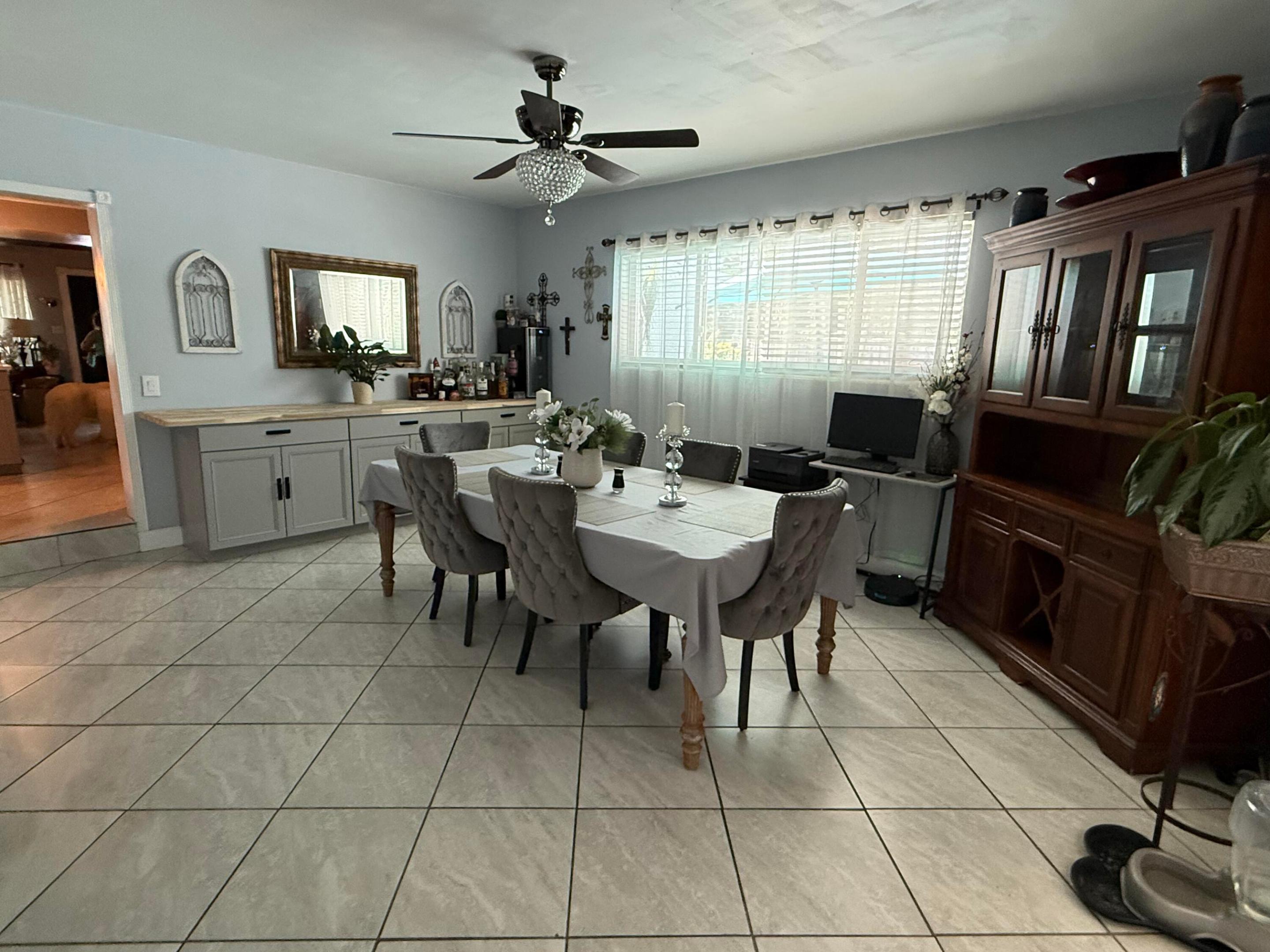 800 Ivory Haverhill, FL 33415