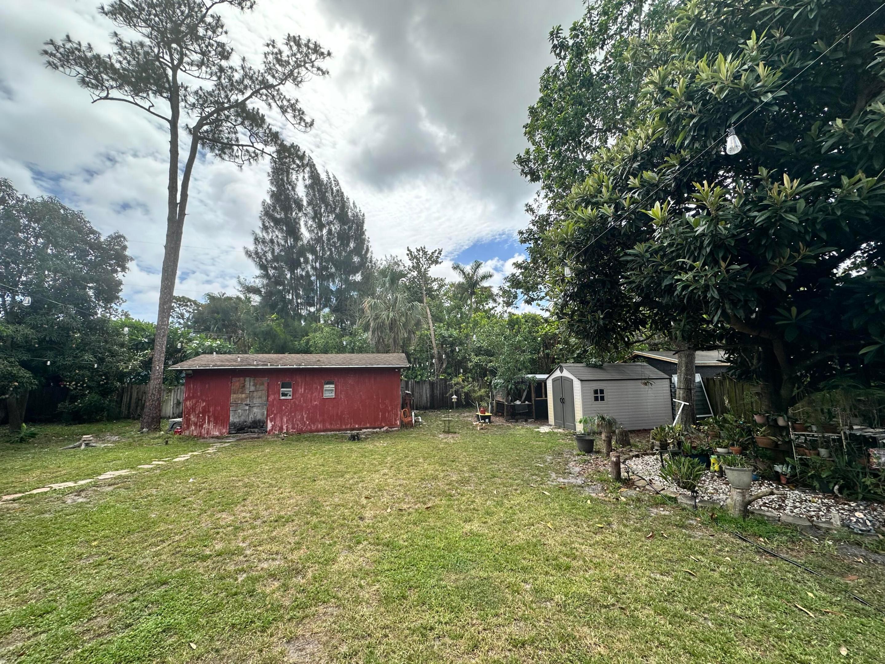 800 Ivory Haverhill, FL 33415