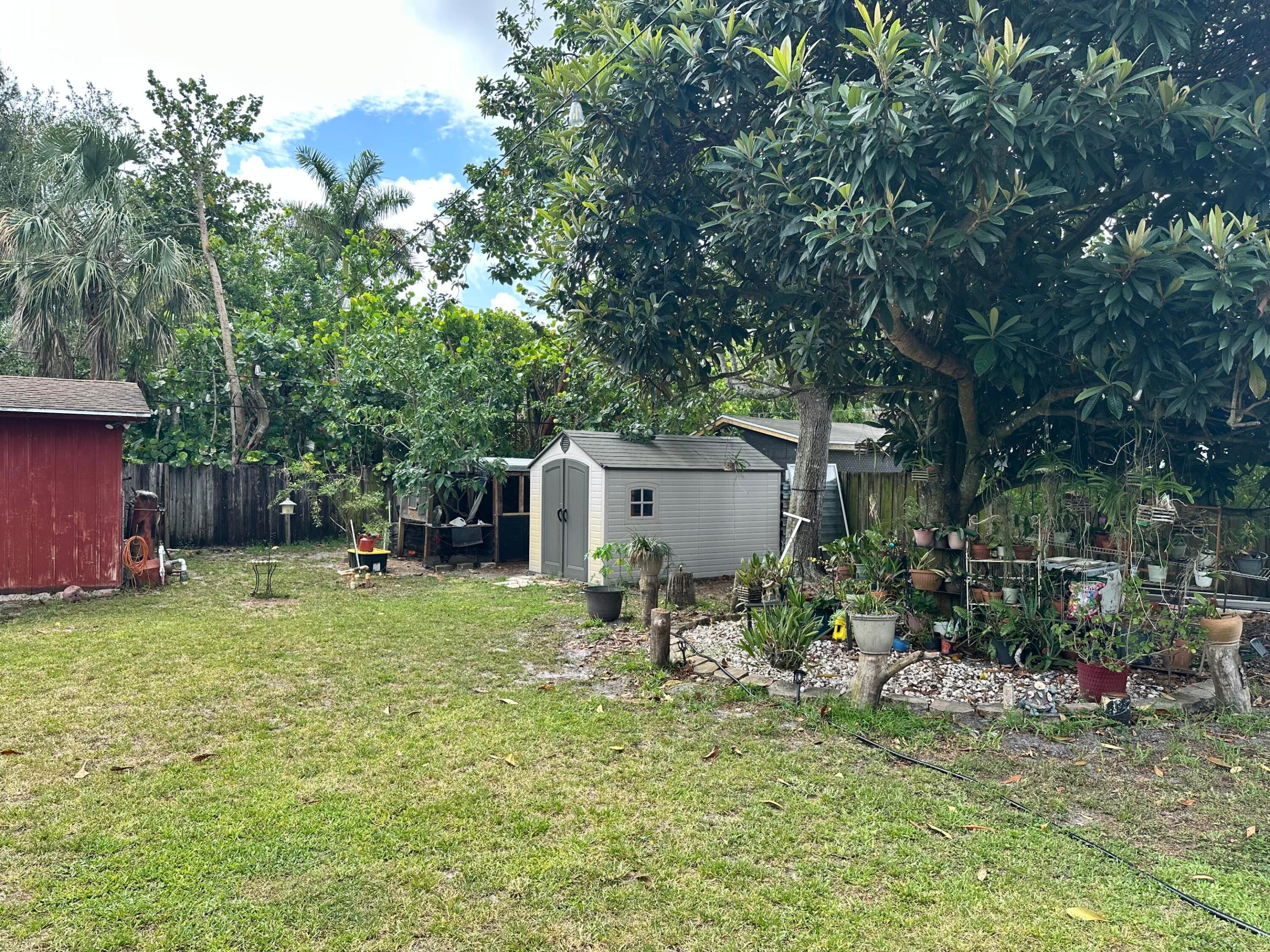 800 Ivory Haverhill, FL 33415