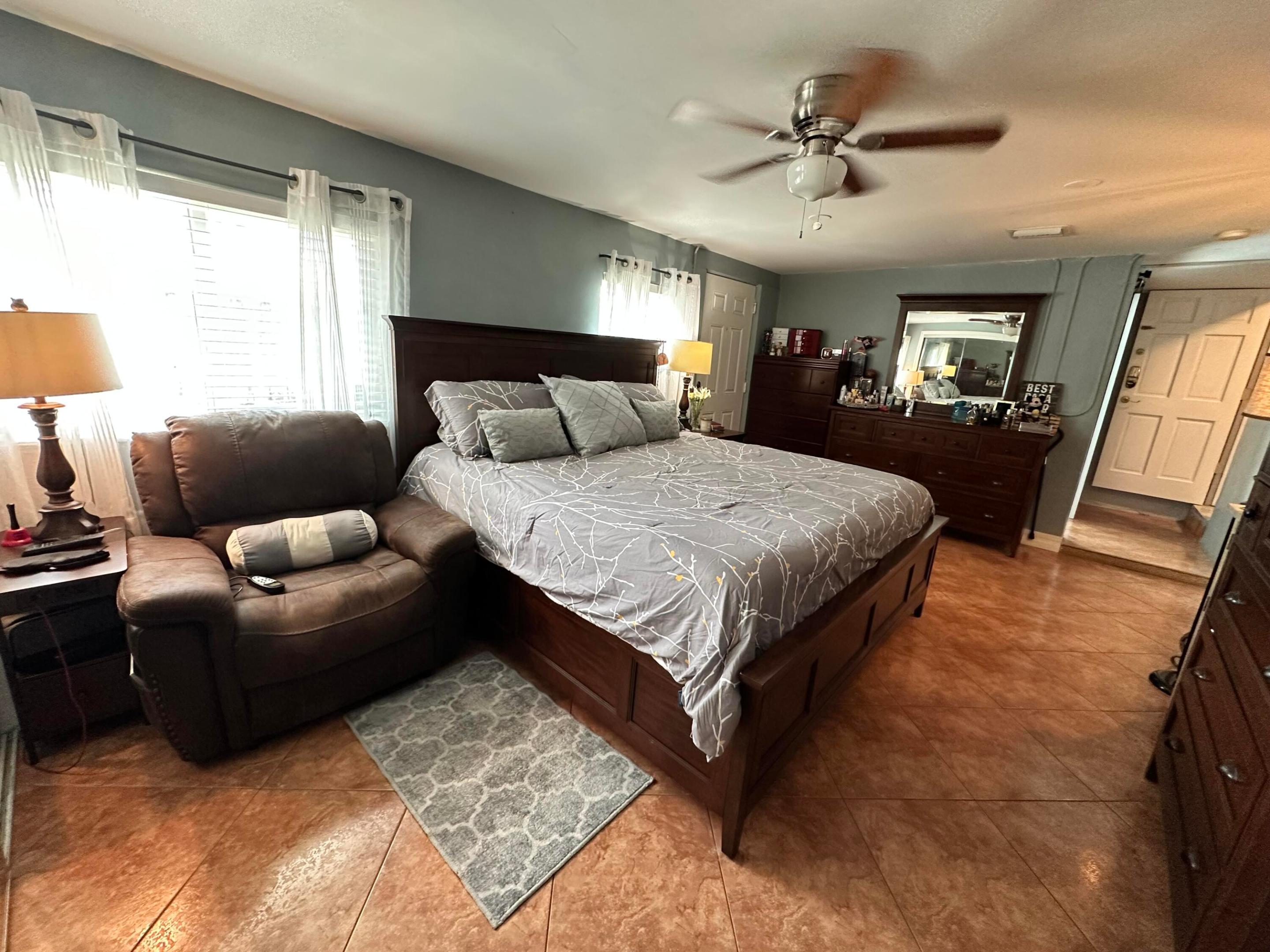 800 Ivory Haverhill, FL 33415