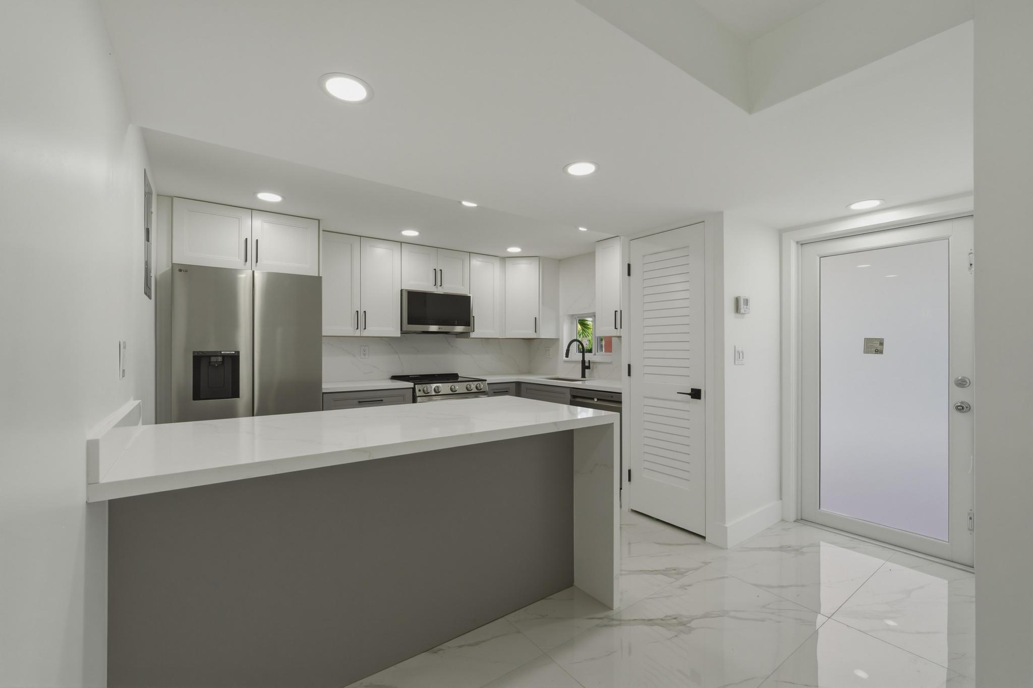 8970 S Hollybrook #205