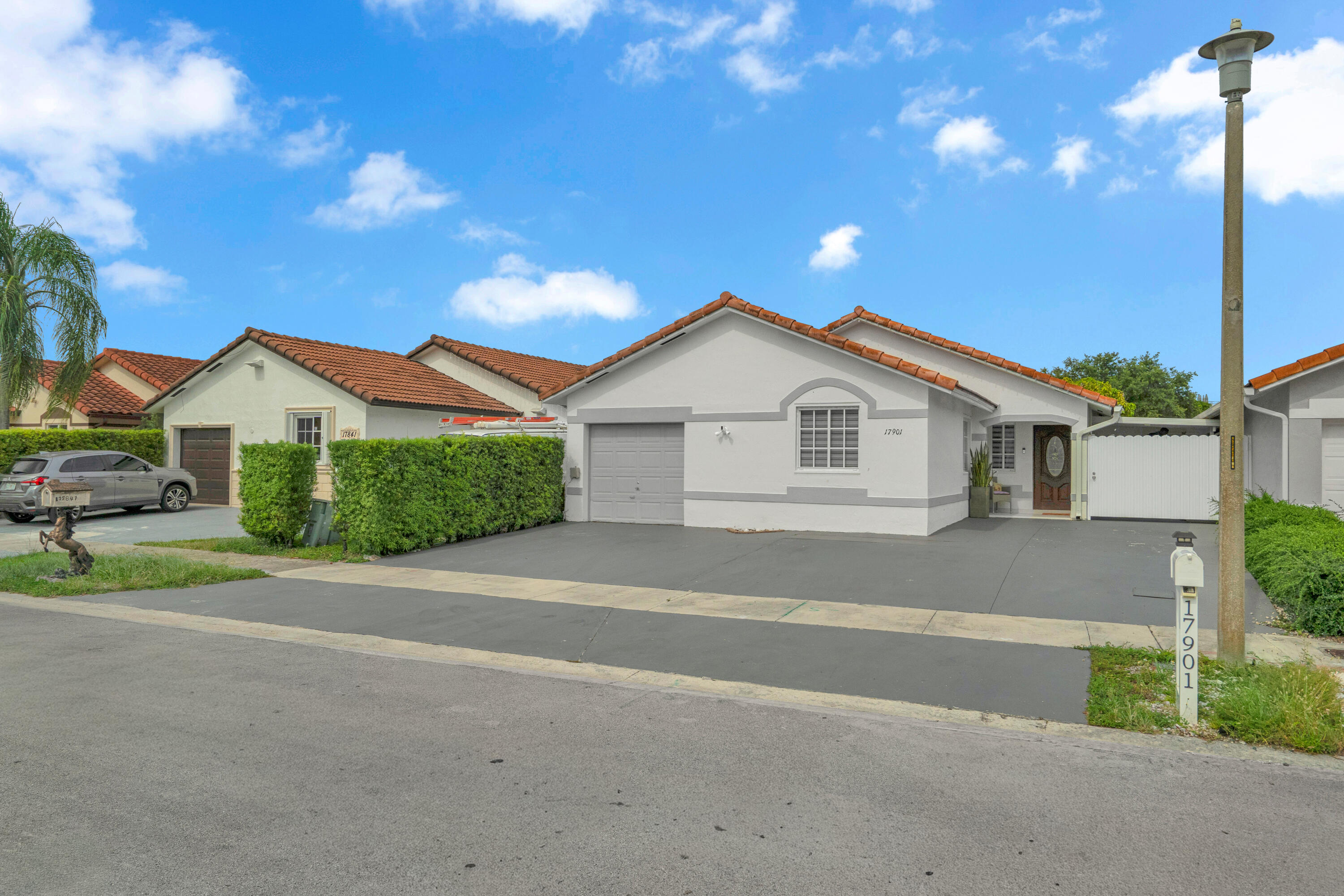 17901 SW 144th